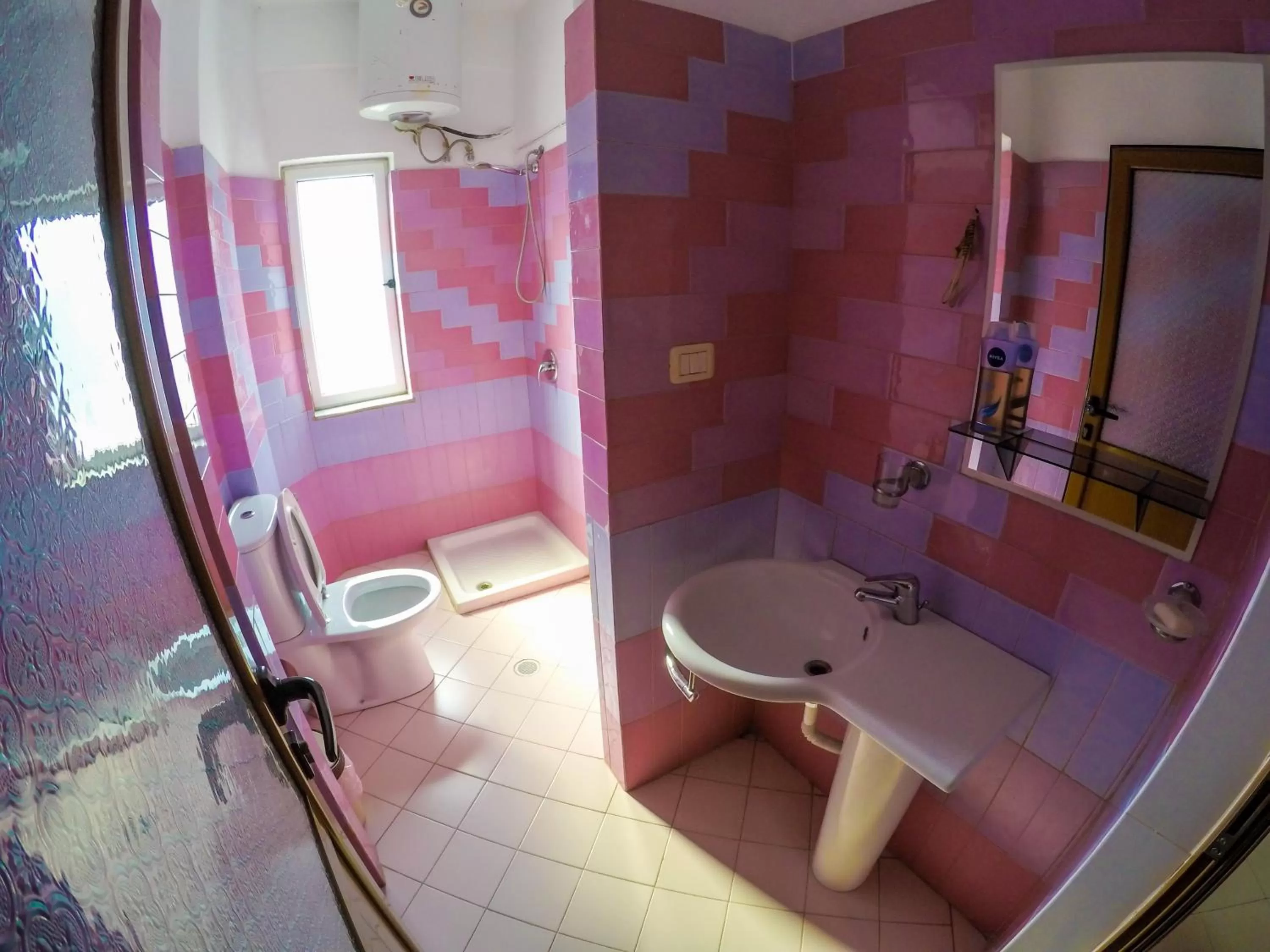 Bathroom in Hotel Freskia