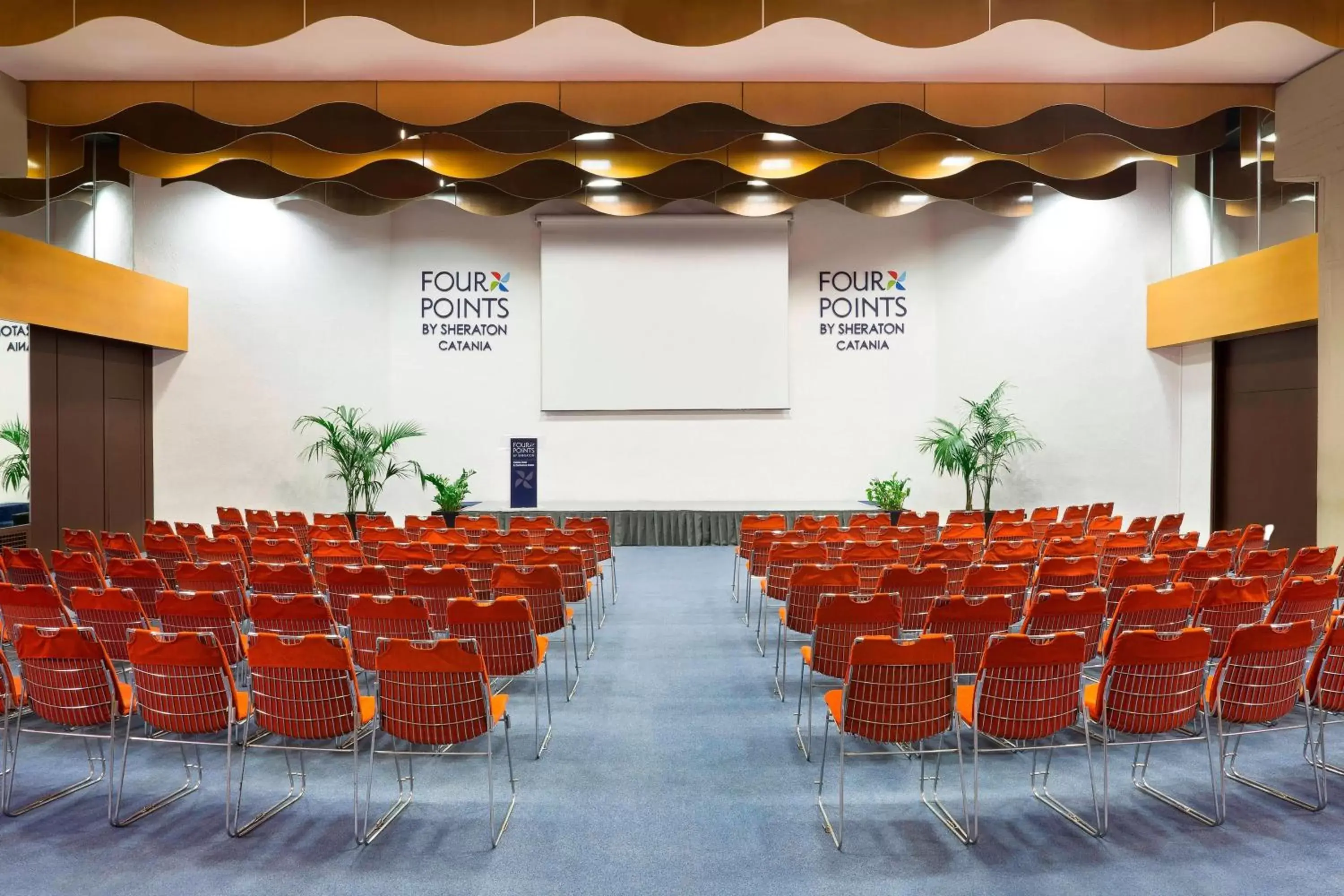 Meeting/conference room in Four Points by Sheraton Catania Hotel