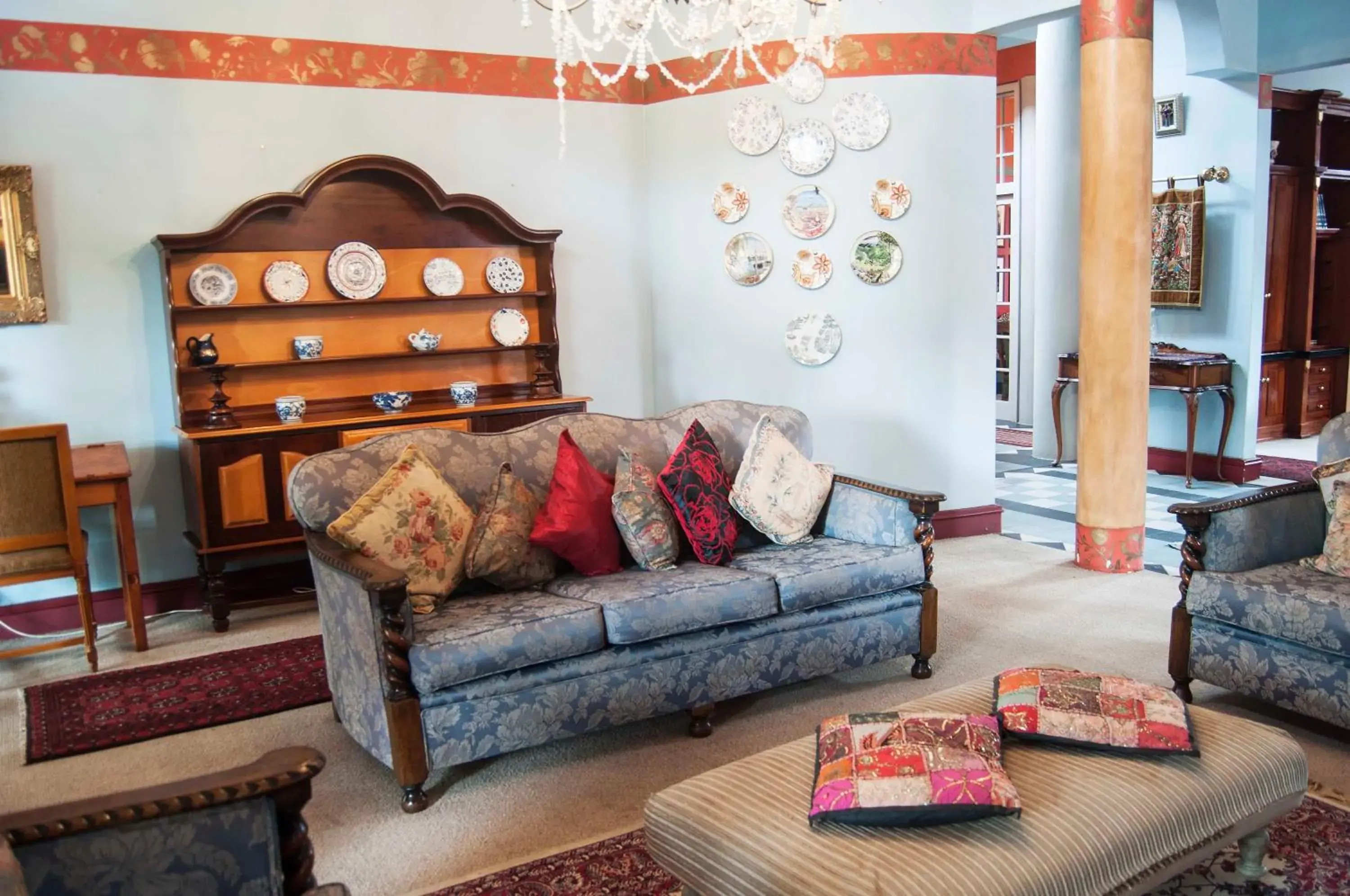 Photo of the whole room, Seating Area in Brooklyn Guesthouses