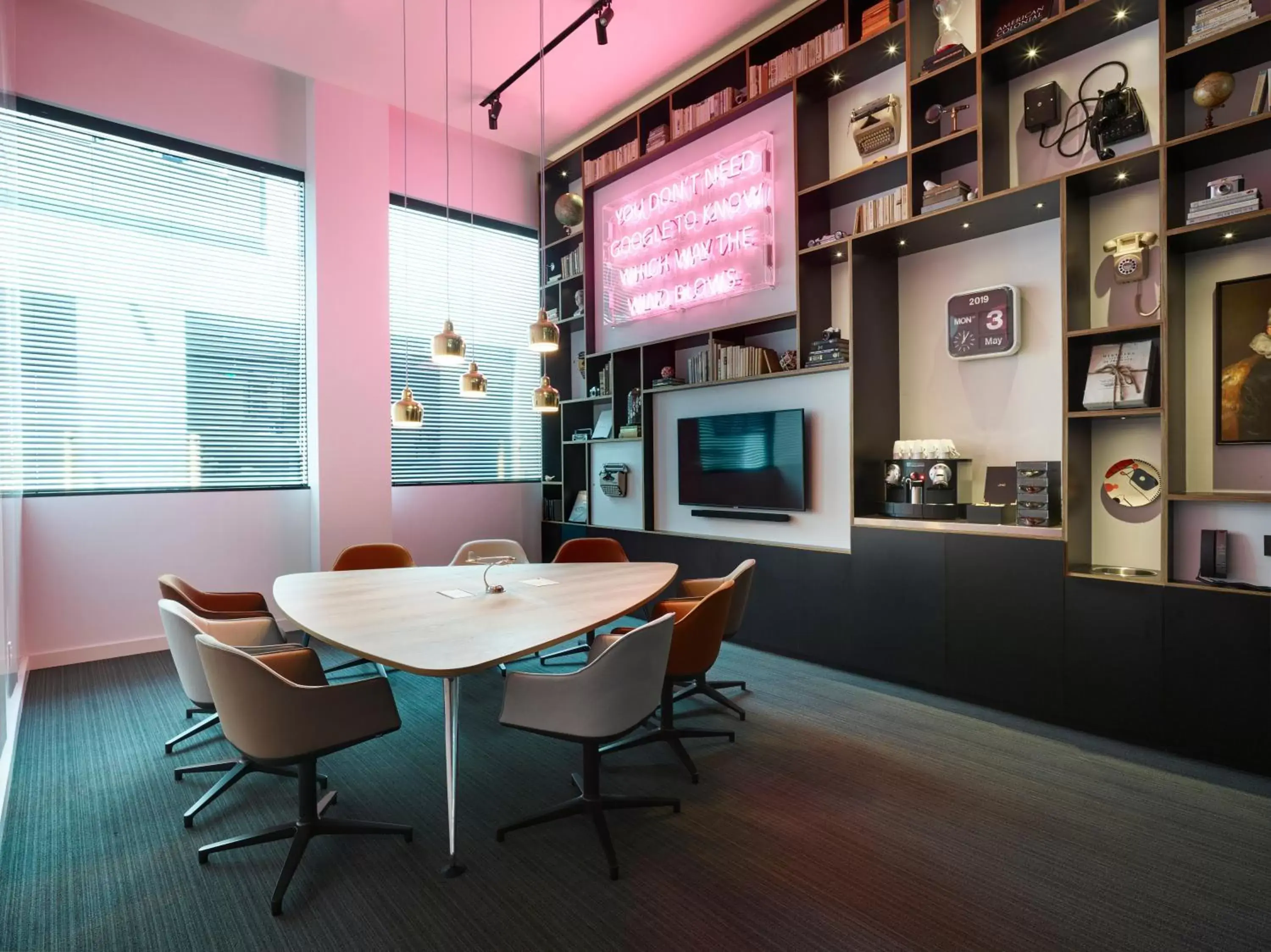 Meeting/conference room in citizenM Seattle South Lake Union