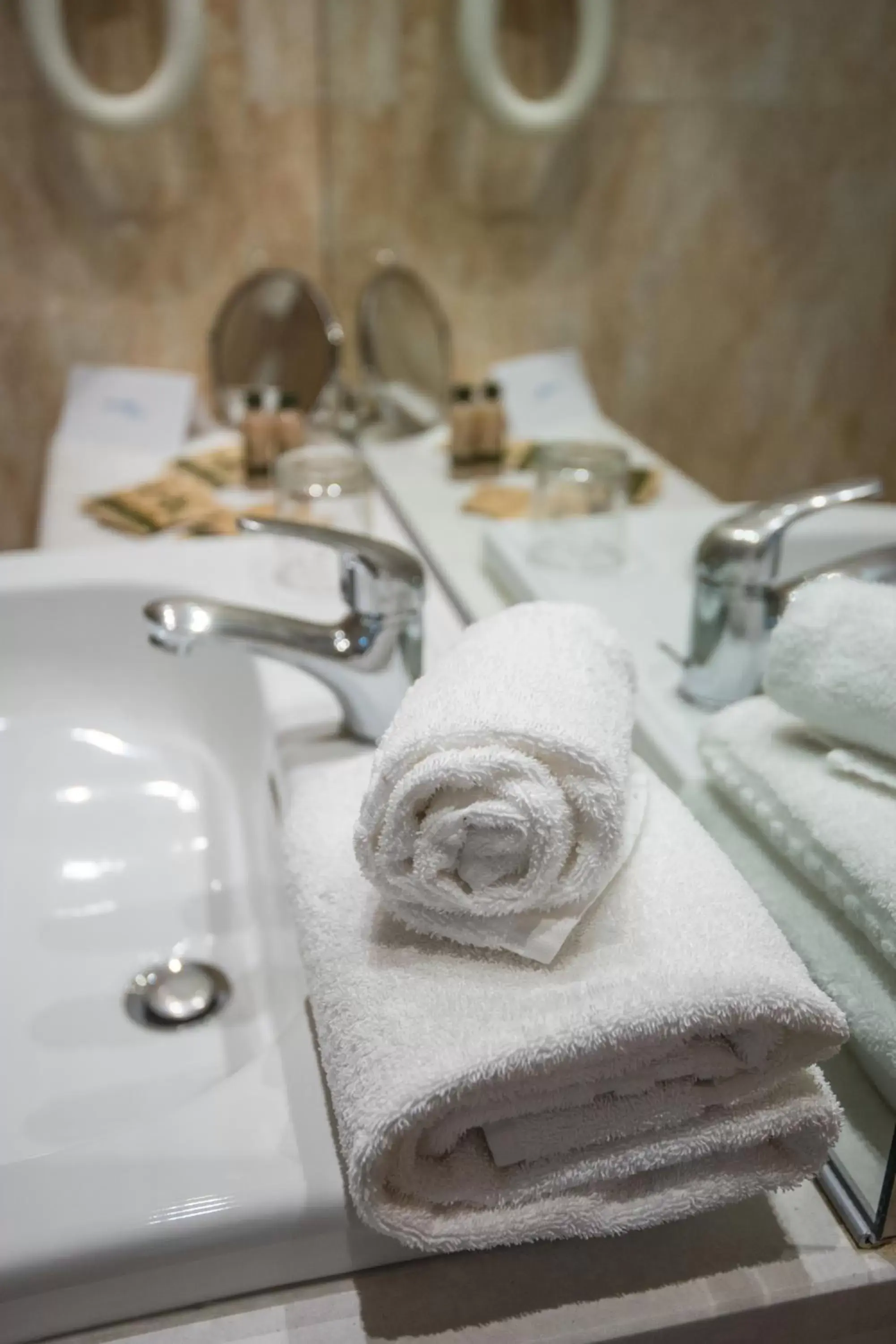 Shower, Bathroom in Corvetto Residence Porto Di Mare