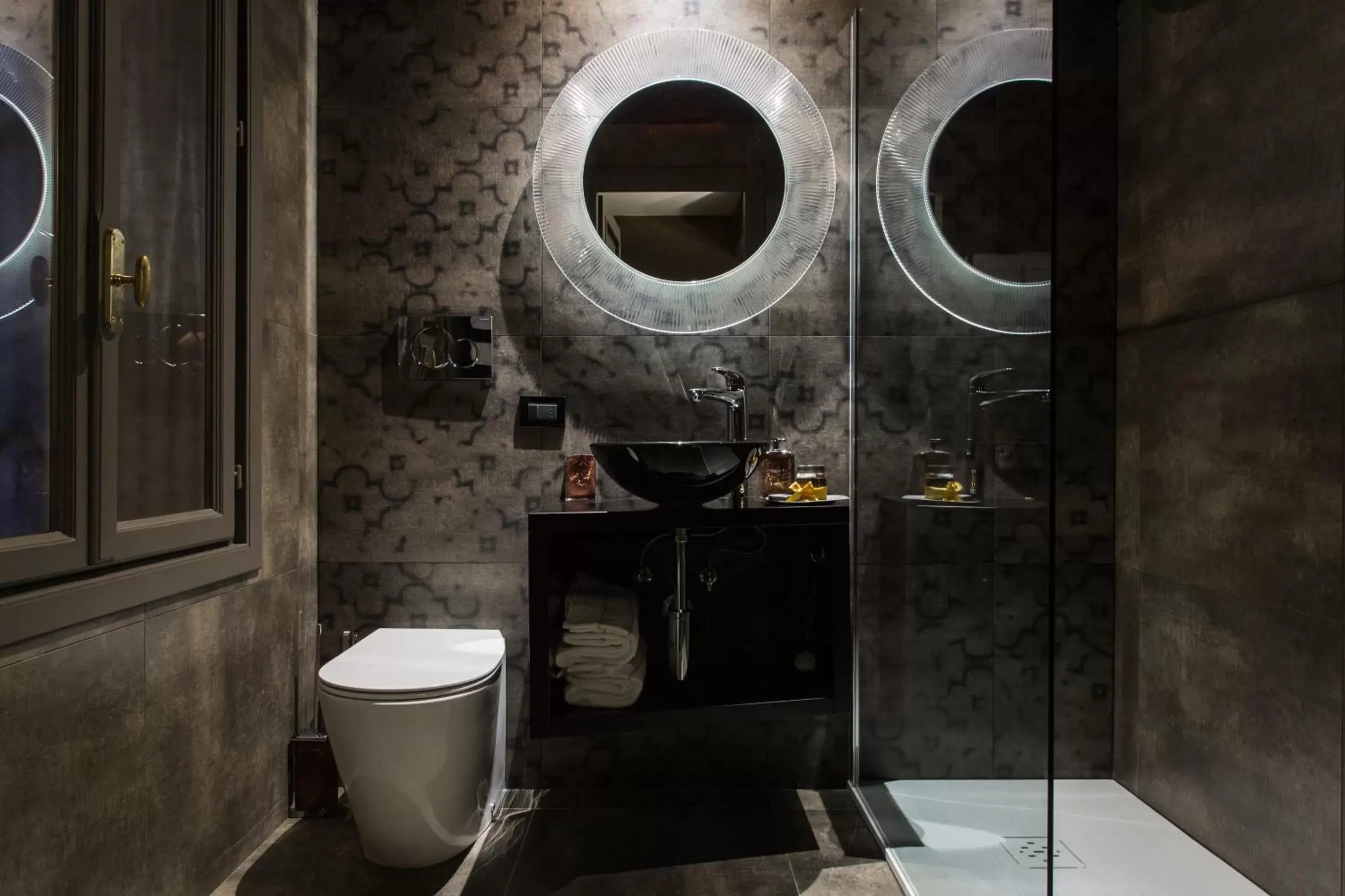 Bathroom in Riva del Vin BOUTIQUE HOTEL
