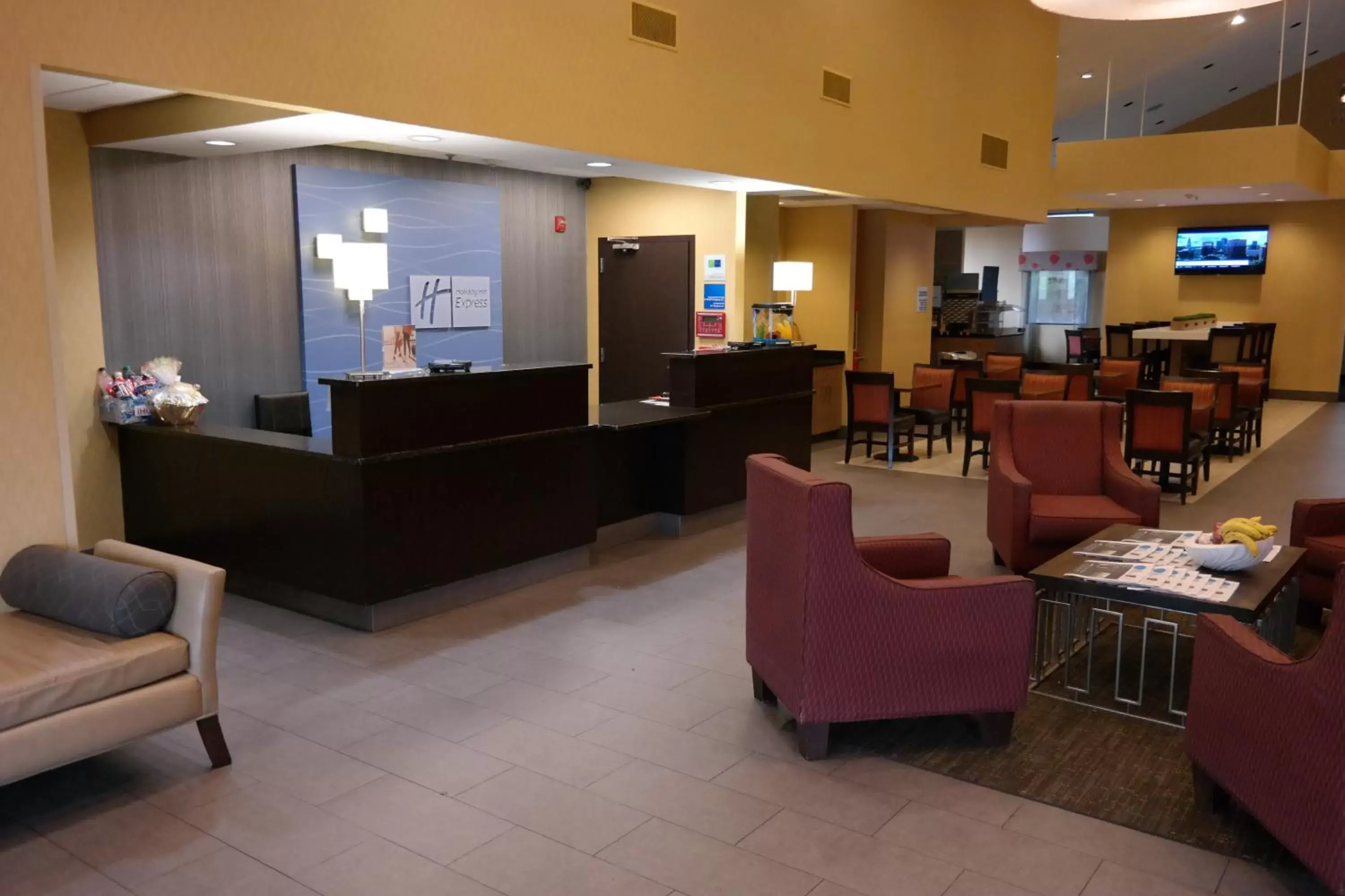 Property building, Lobby/Reception in Holiday Inn Express Fredericksburg - Southpoint, an IHG Hotel