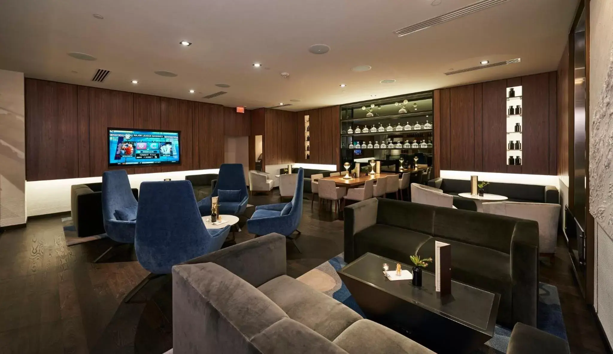 Fitness centre/facilities, Lounge/Bar in Loews Minneapolis Hotel