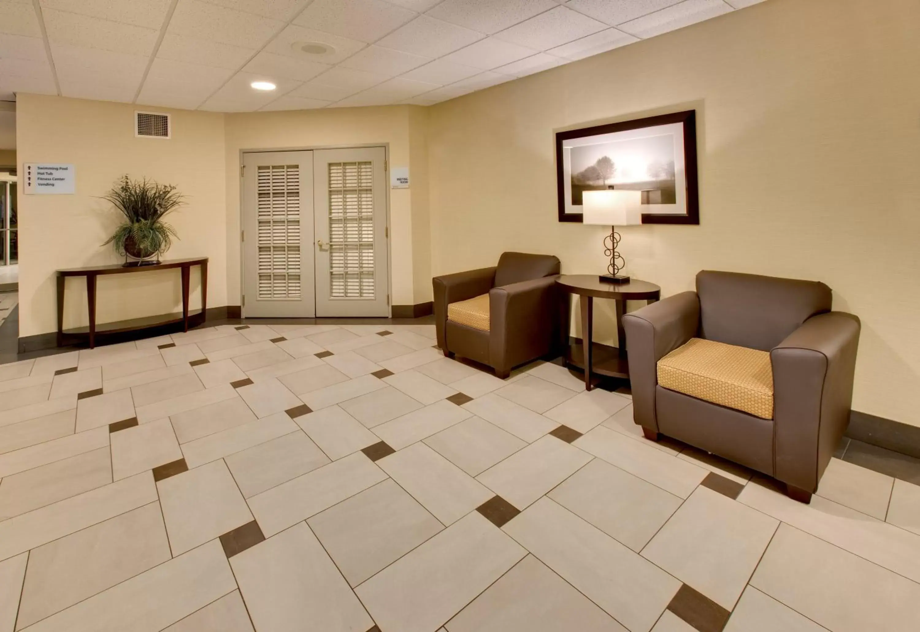 Property building, Seating Area in Holiday Inn Express Hotel & Suites Pleasant Prairie-Kenosha, an IHG Hotel