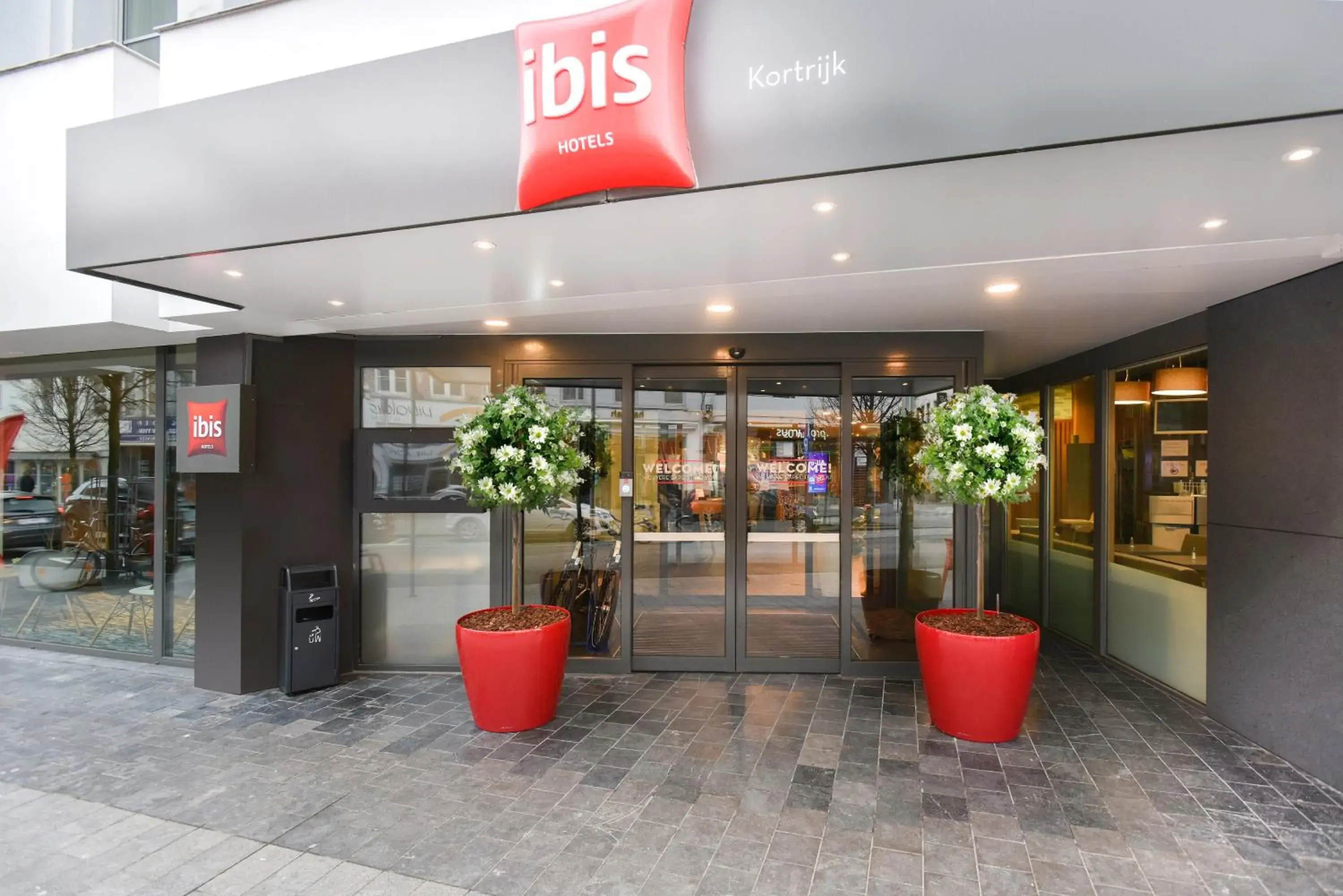 Facade/entrance, Lobby/Reception in ibis Kortrijk Centrum