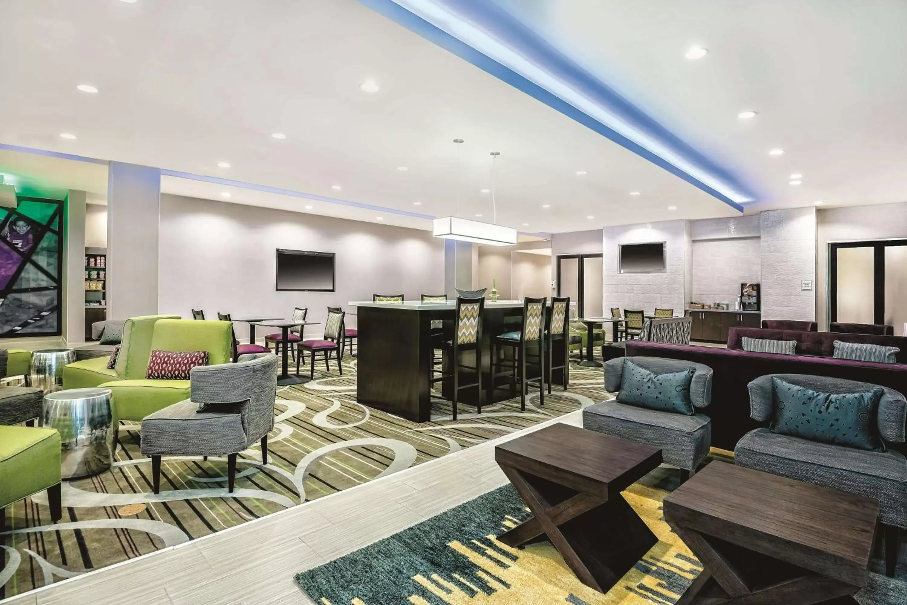 Restaurant/places to eat, Lounge/Bar in La Quinta by Wyndham McAllen Convention Center