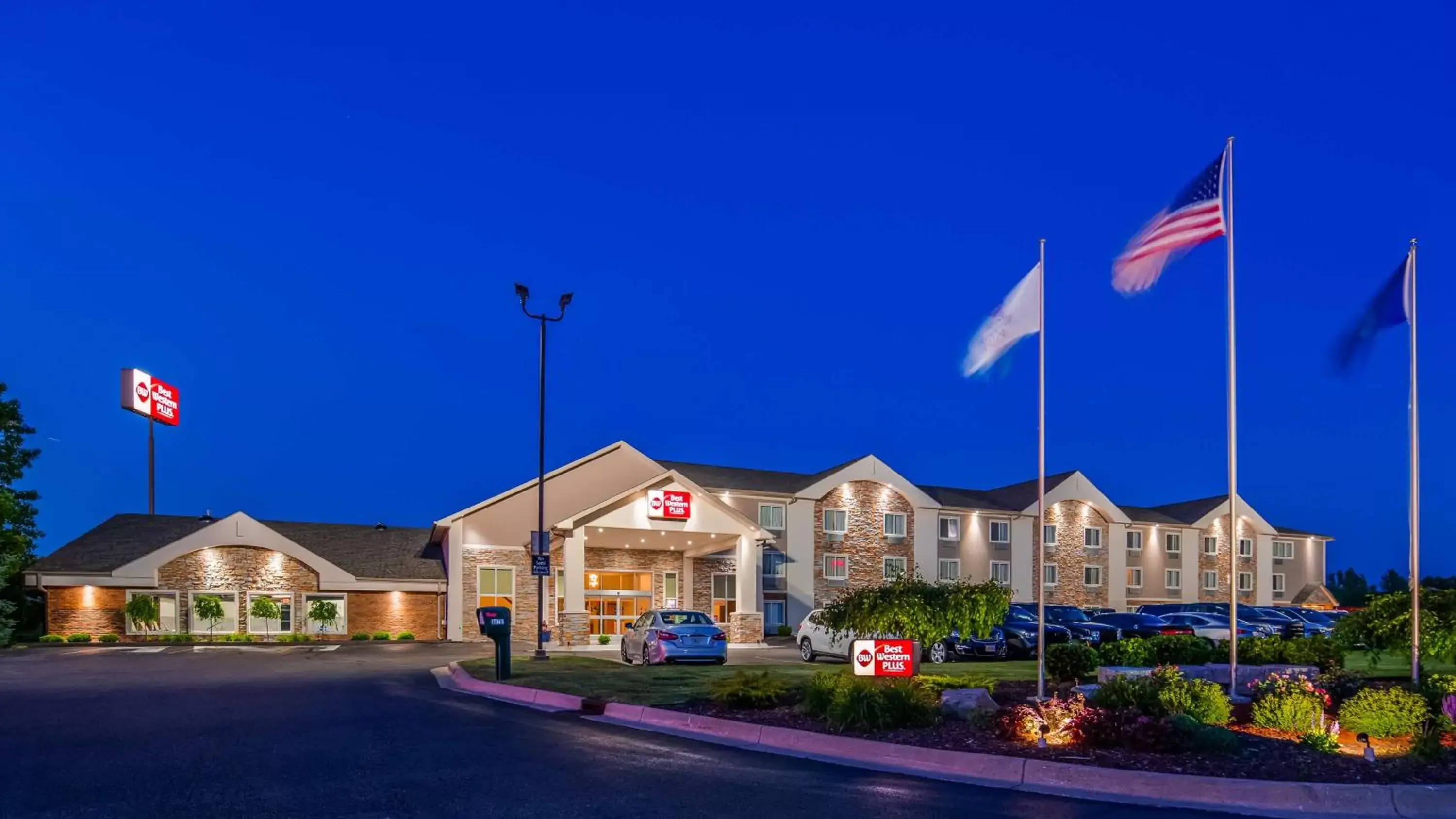 Property Building in Best Western Plus Flint Airport Inn & Suites