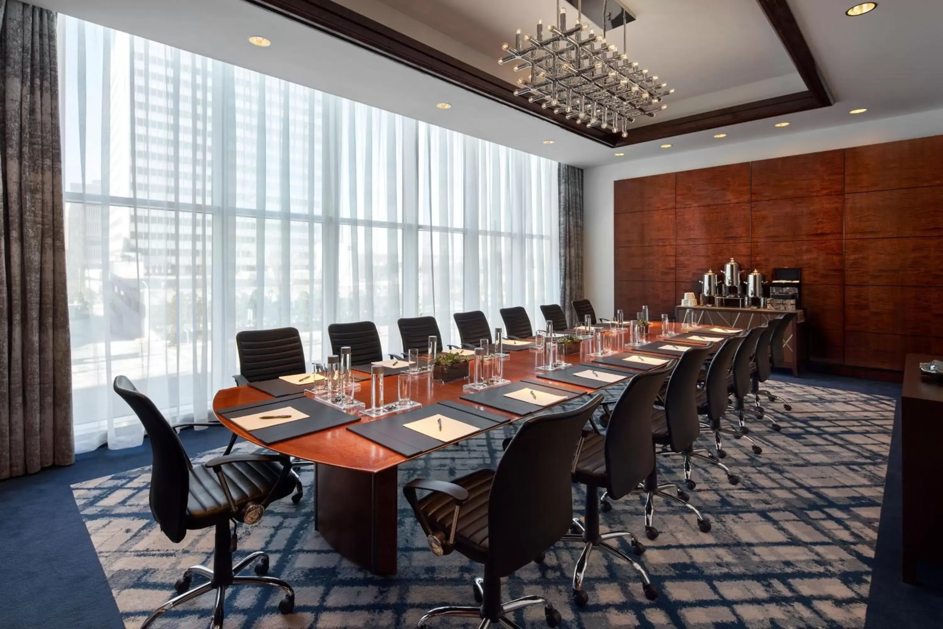 Meeting/conference room in The Opus Westchester, Autograph Collection