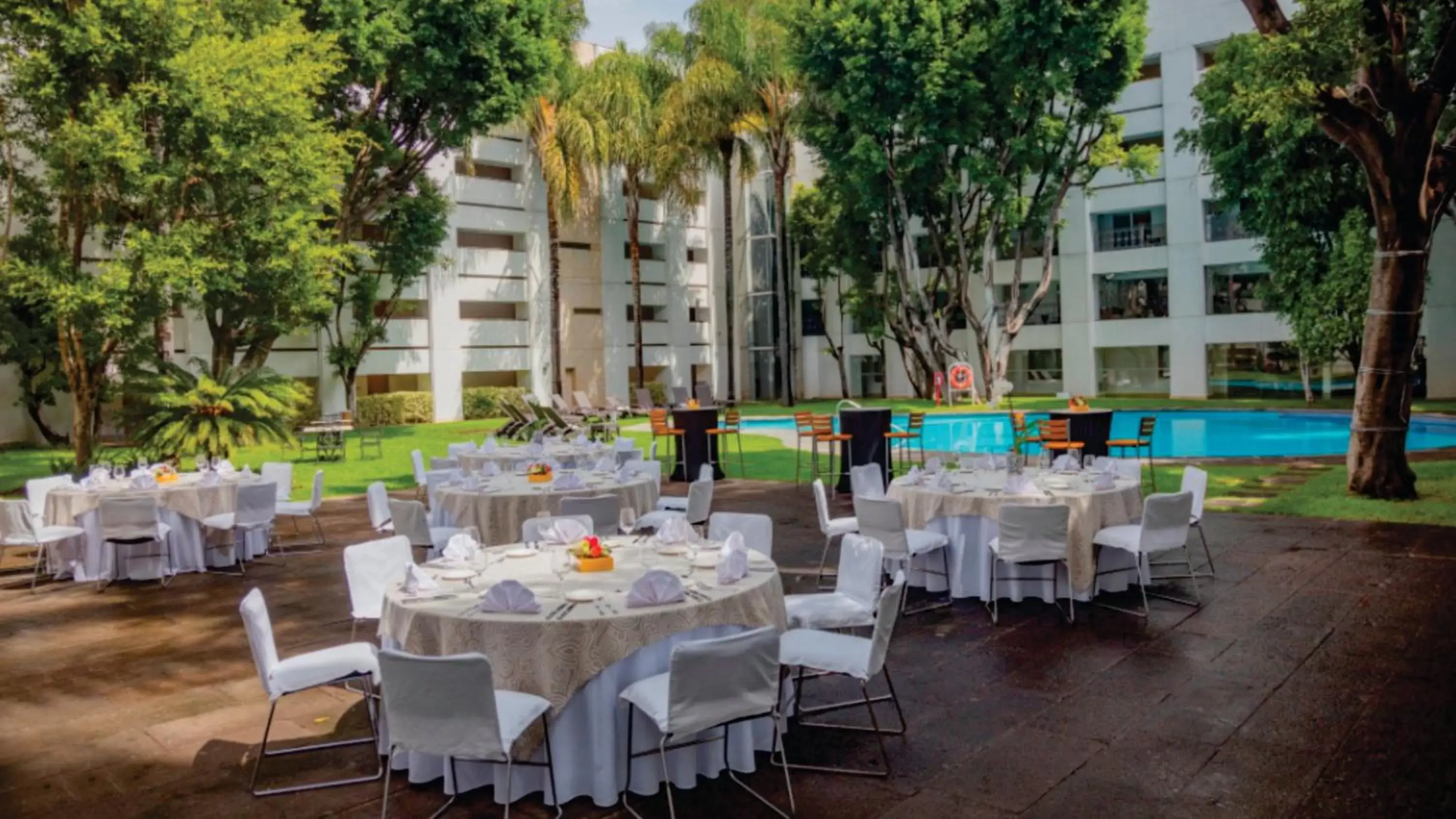 Meeting/conference room, Restaurant/Places to Eat in Presidente Intercontinental Puebla, an IHG Hotel