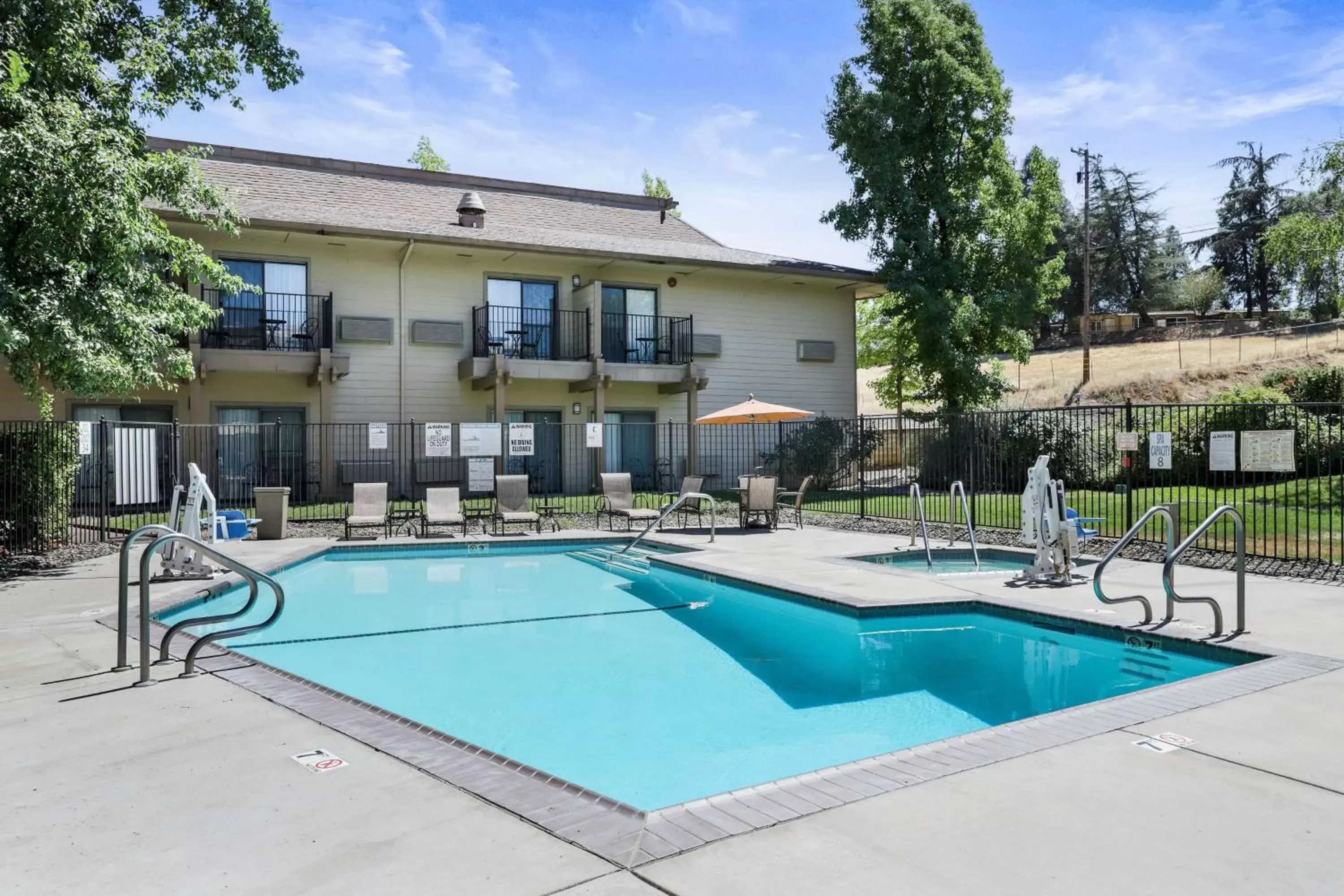 Pool view, Swimming Pool in Best Western Plus Sonora Oaks Hotel and Conference Center