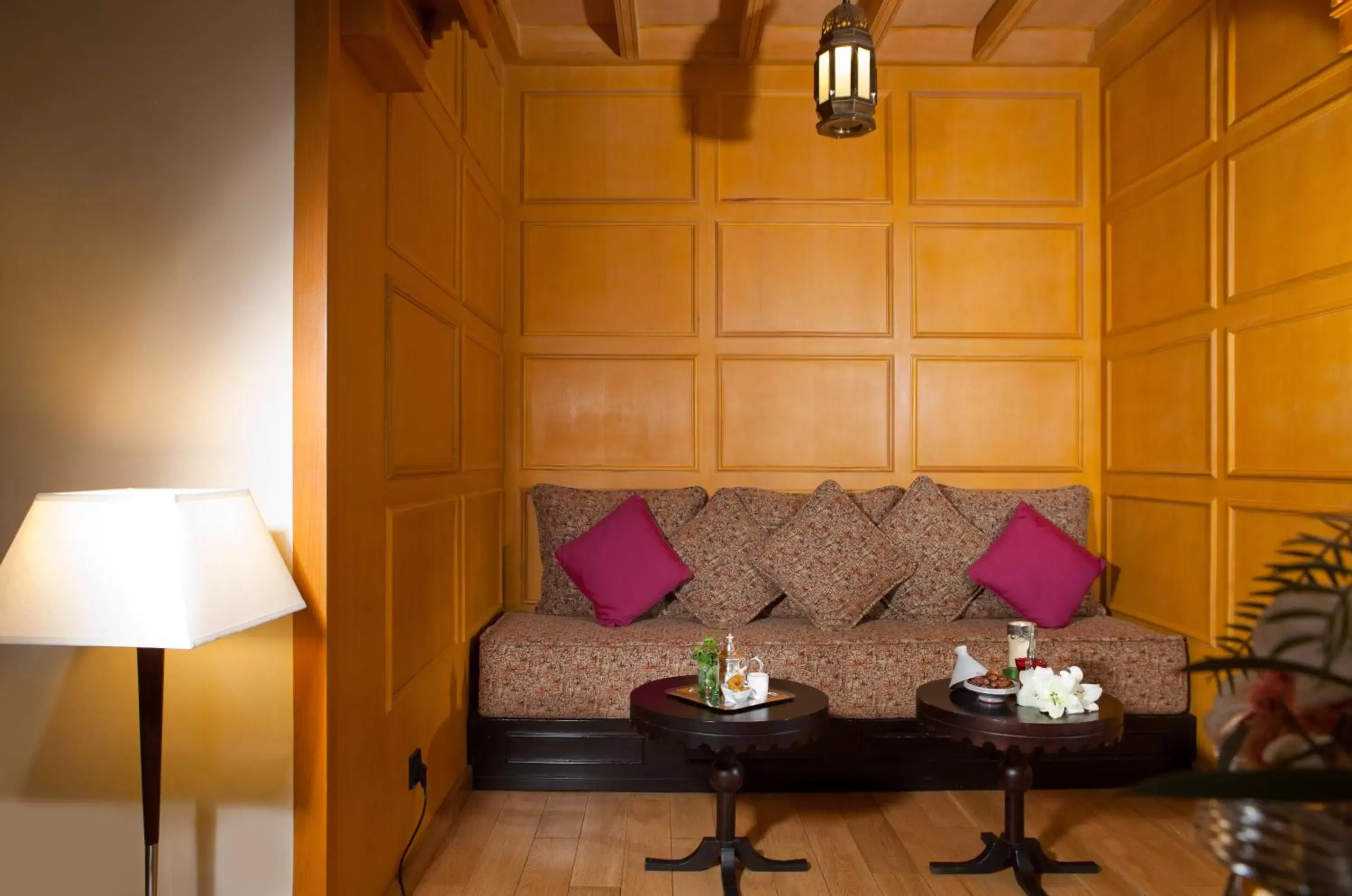 Balcony/Terrace, Seating Area in Kenzi Menara Palace & Resort