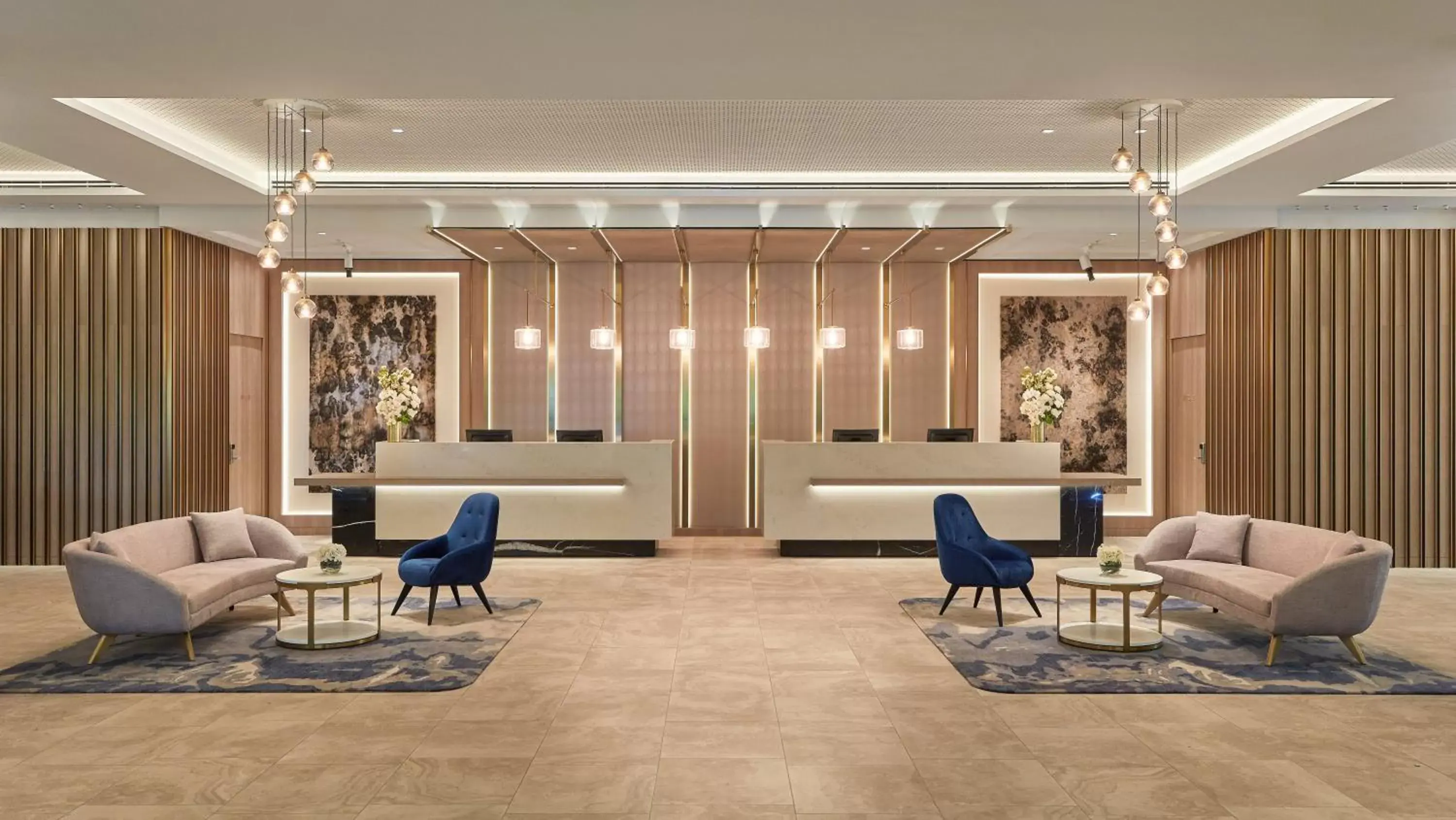Property building, Lobby/Reception in Crowne Plaza Melbourne, an IHG Hotel