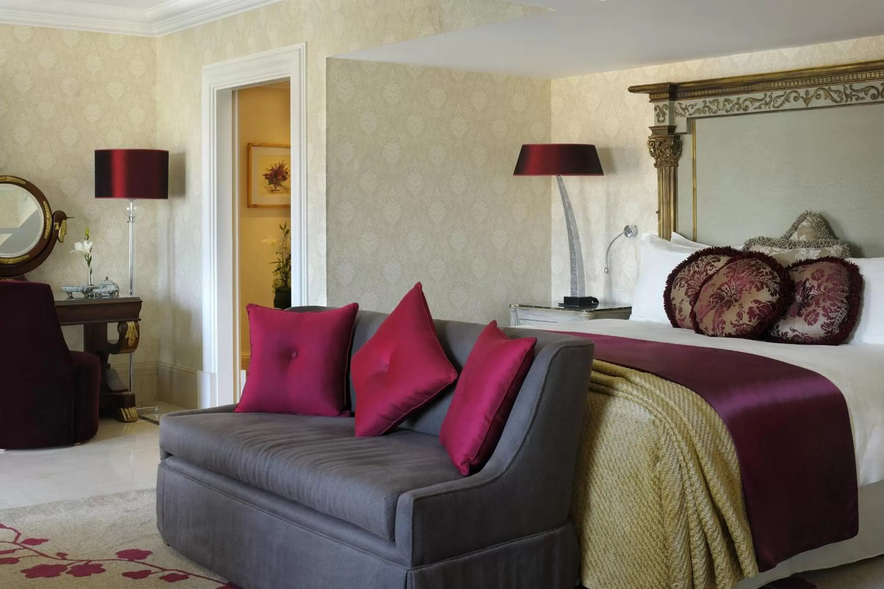 Bedroom, Seating Area in Cairo Marriott Hotel & Omar Khayyam Casino