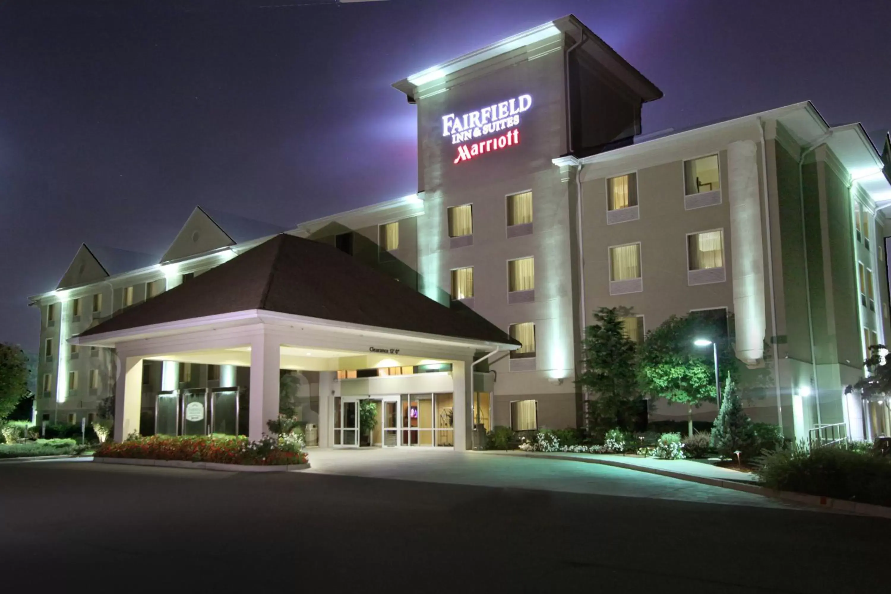 Property Building in Fairfield Inn & Suites Somerset