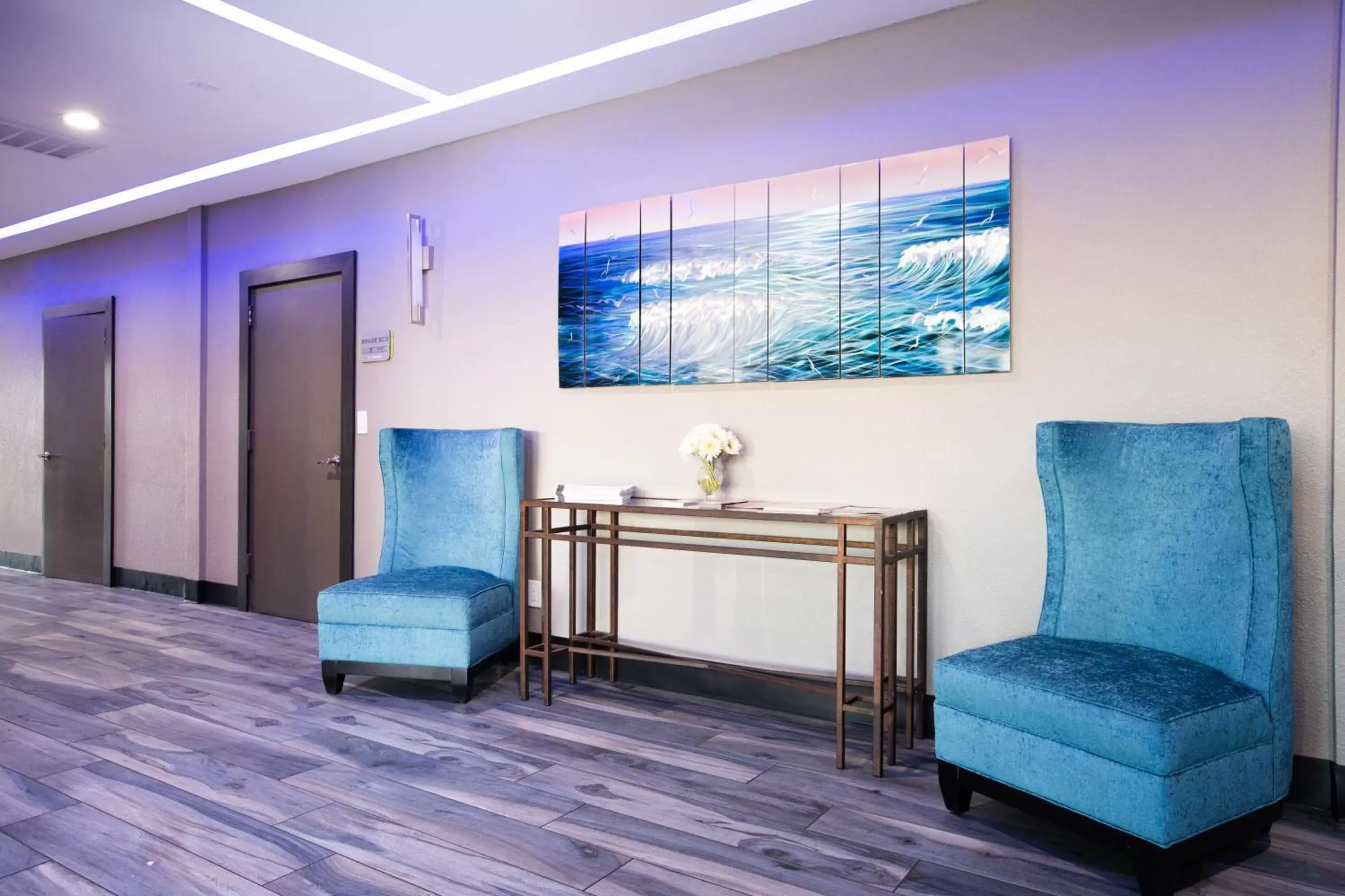 Lobby or reception, Seating Area in SureStay Plus Hotel by Best Western Point Richmond