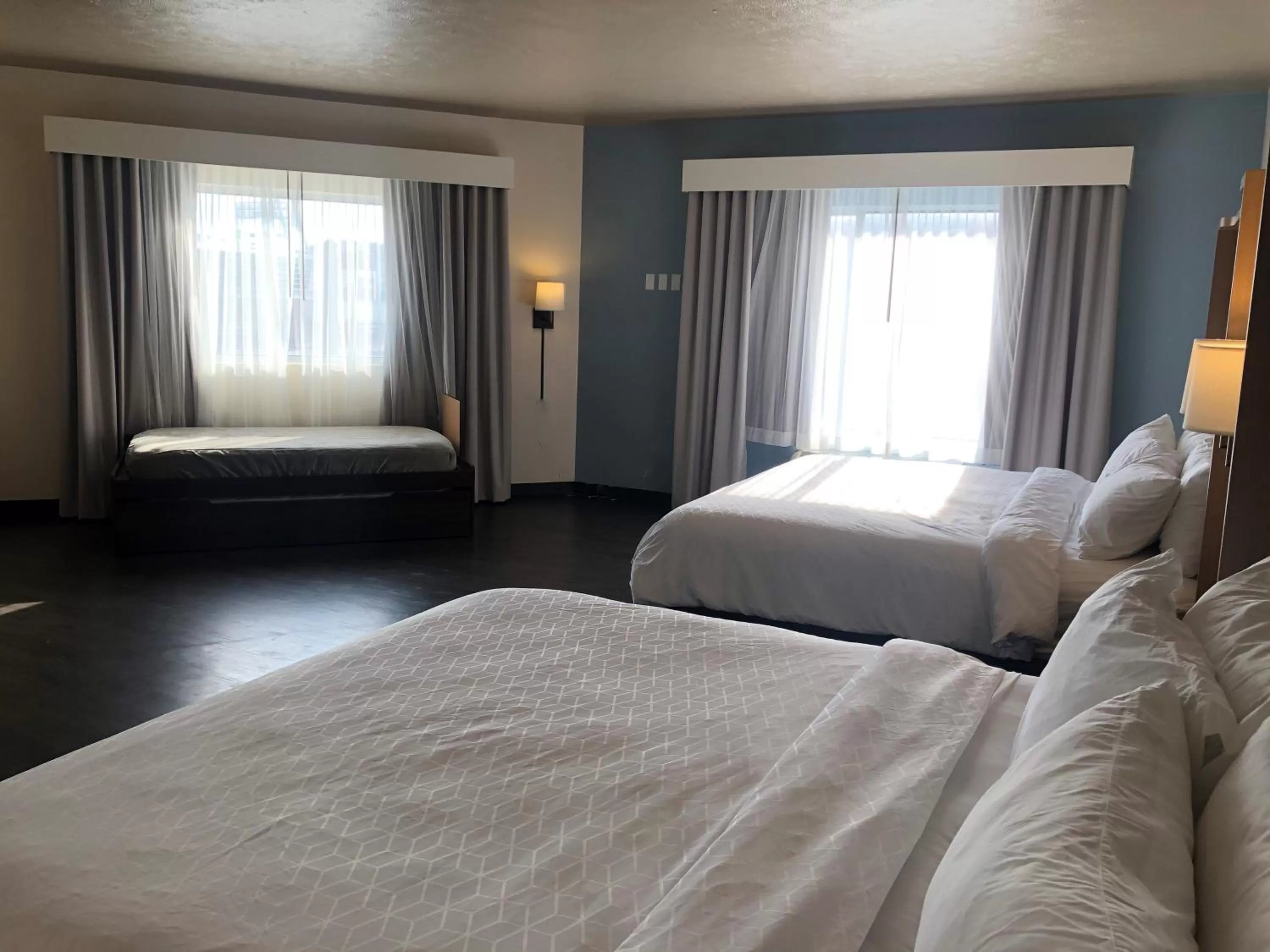 Photo of the whole room, Bed in Holiday Inn Omaha Downtown - Waterpark by IHG