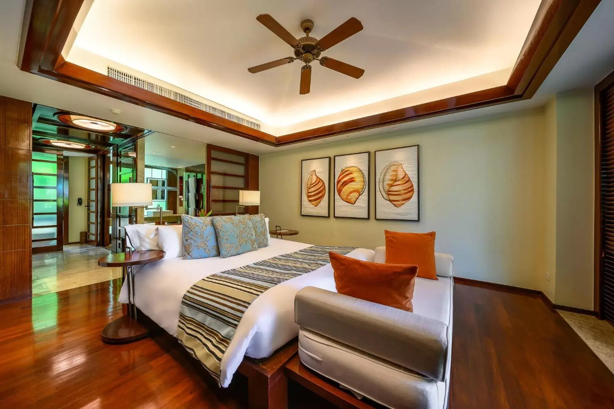 Photo of the whole room, Seating Area in Centara Grand Beach Resort & Villas Krabi
