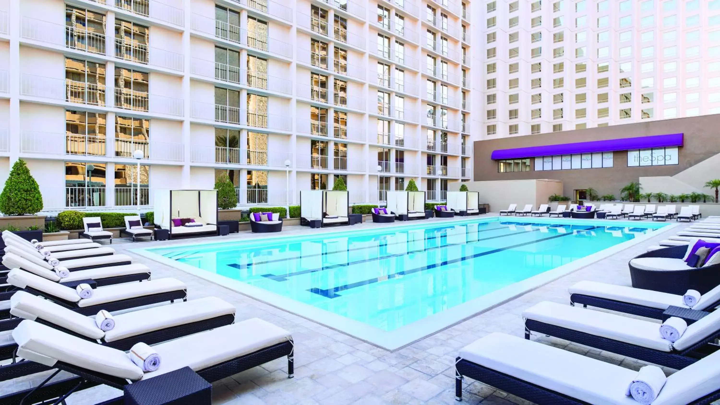 Swimming Pool in Harrah's Las Vegas Hotel & Casino
