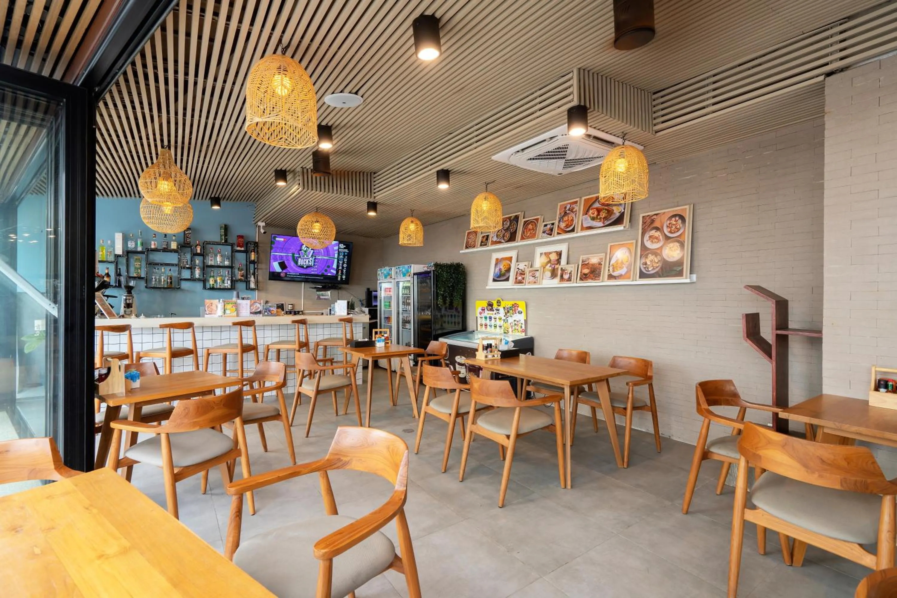 Restaurant/places to eat in Patong Signature Boutique Hotel