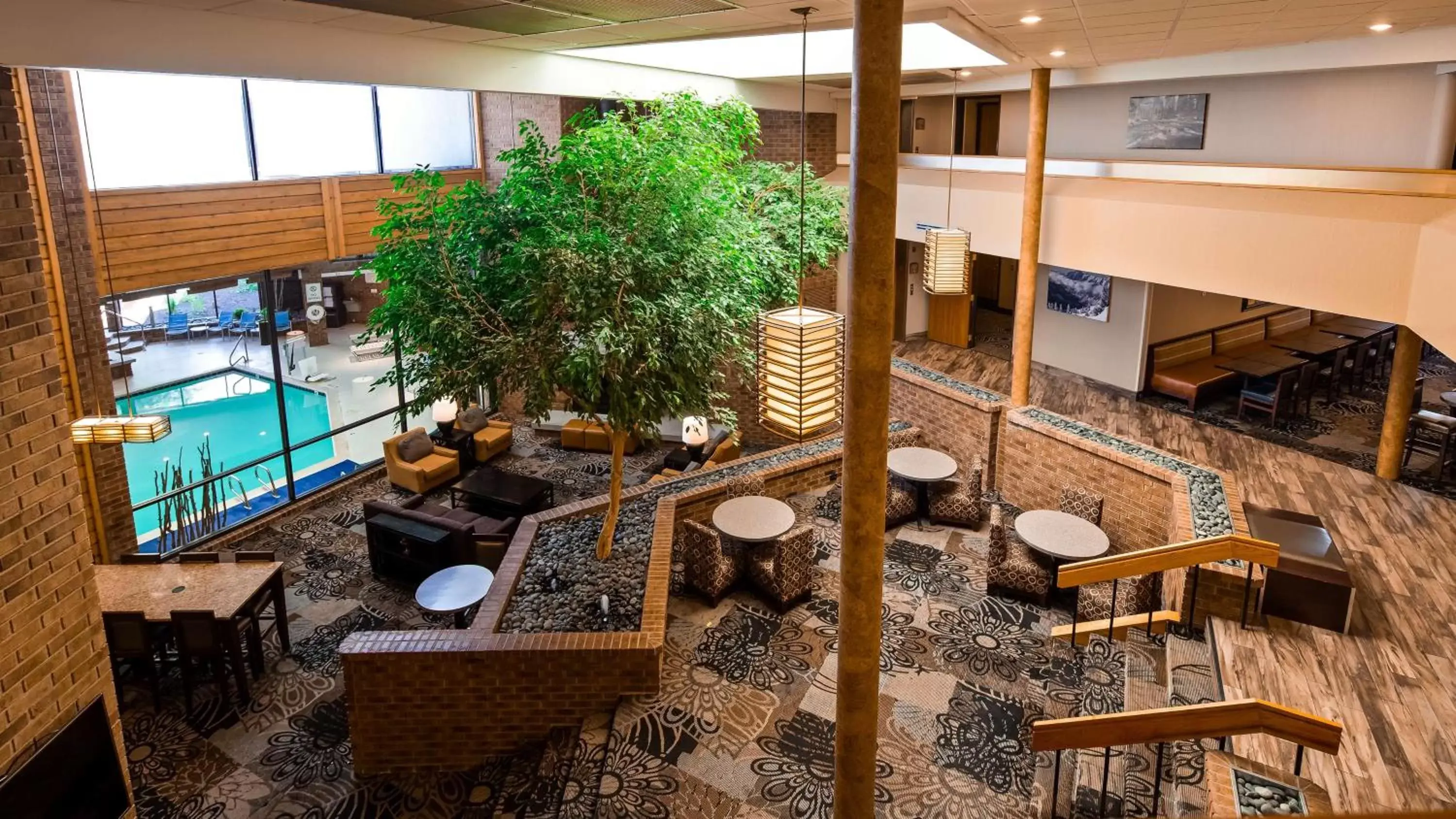 Lobby or reception, Pool View in Best Western Landmark Inn