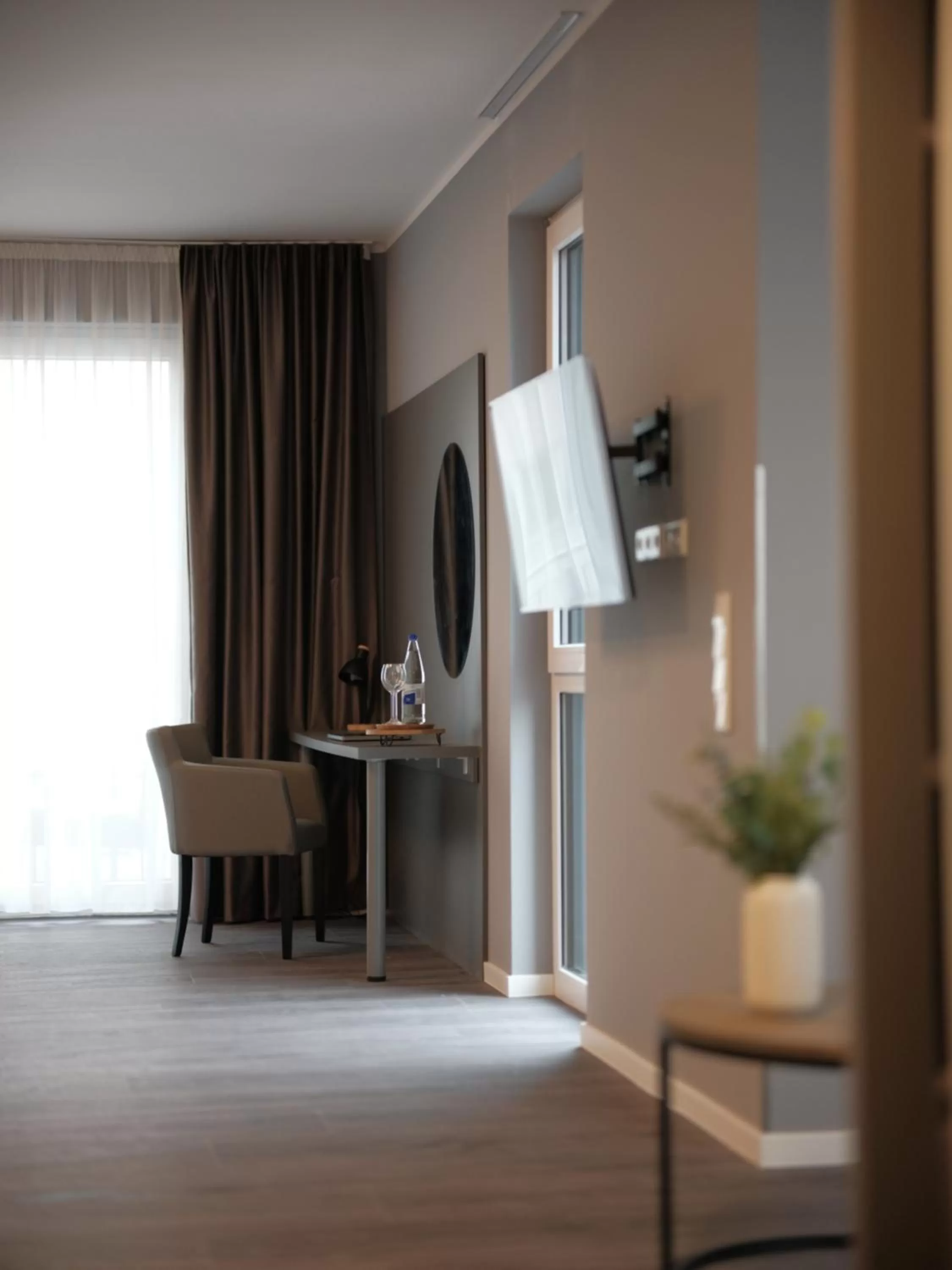 TV and multimedia in THE ROOMS - Hotel & House
