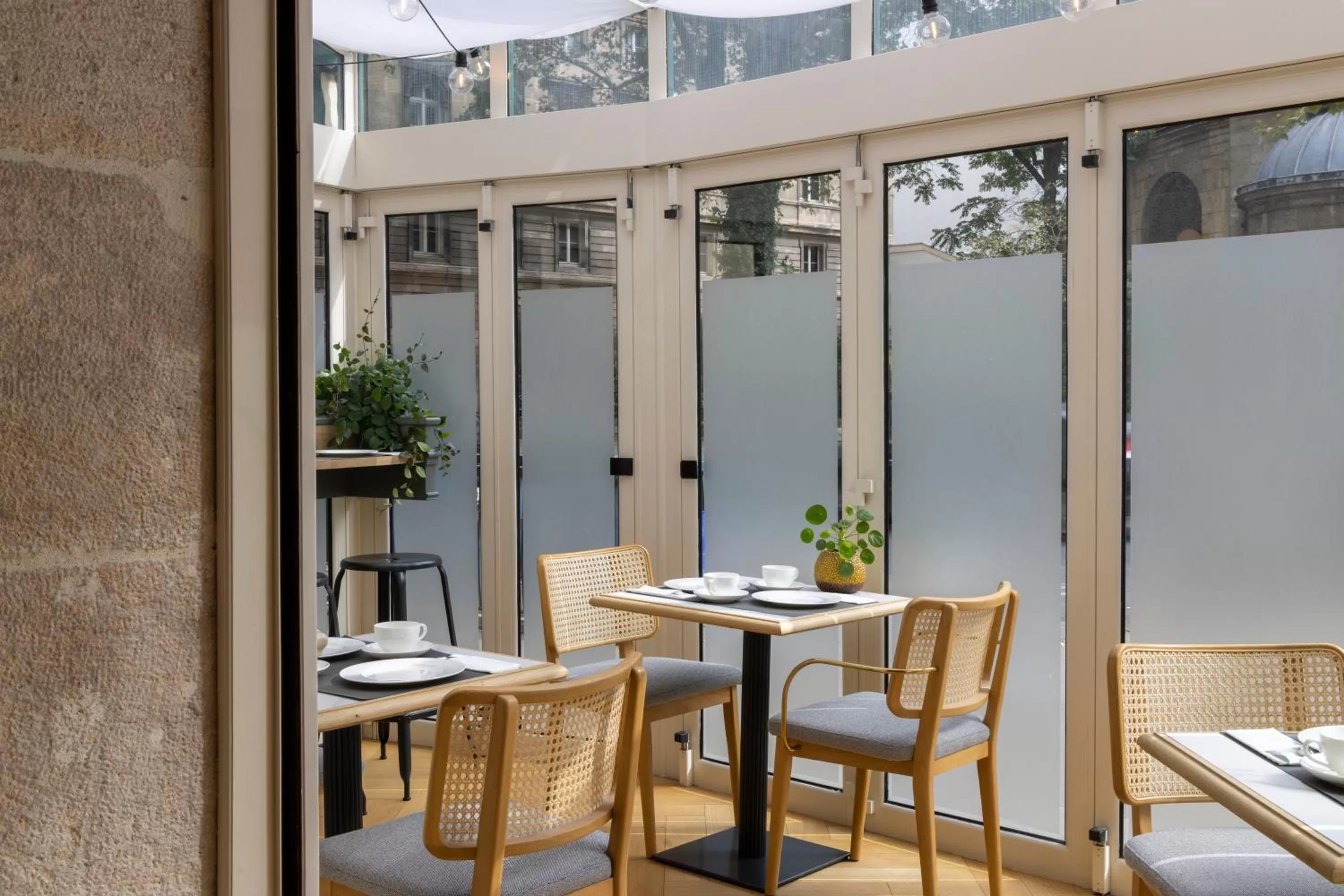 Patio in Hotel Abbatial Saint Germain