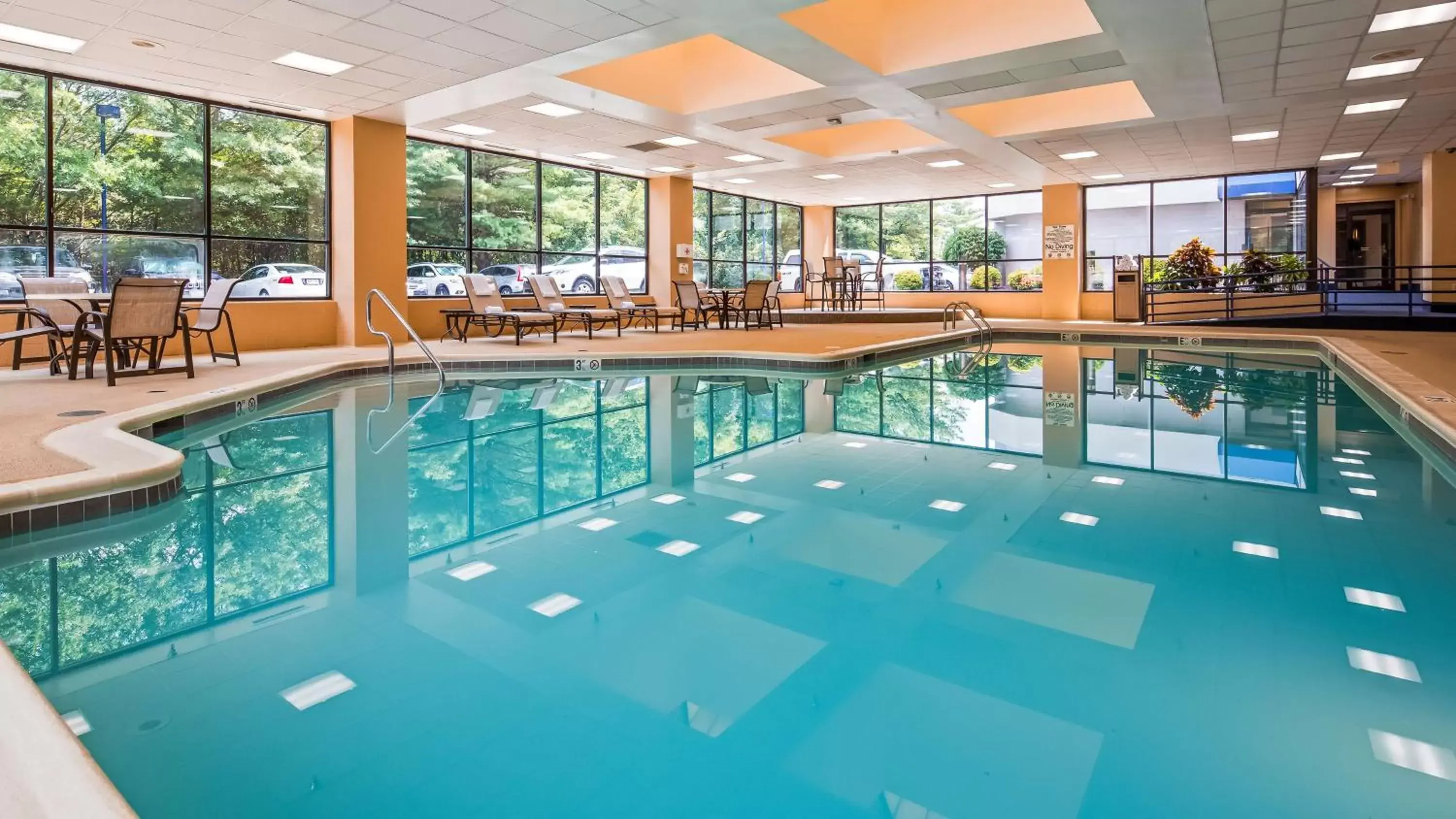 On site, Swimming Pool in Best Western Plus BWI Airport Hotel - Arundel Mills