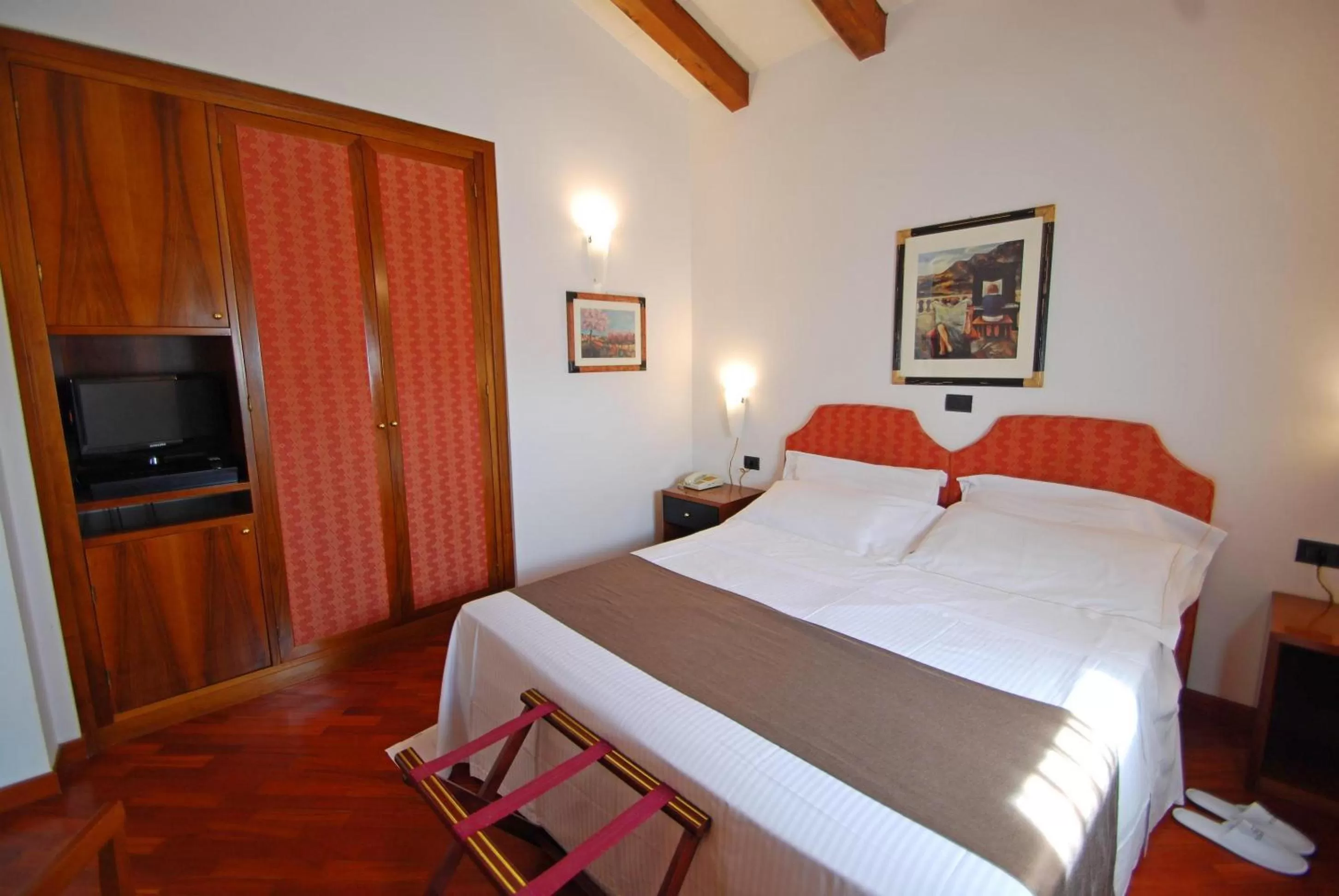 Photo of the whole room, Bed in Alla Rocca Hotel Conference & Restaurant