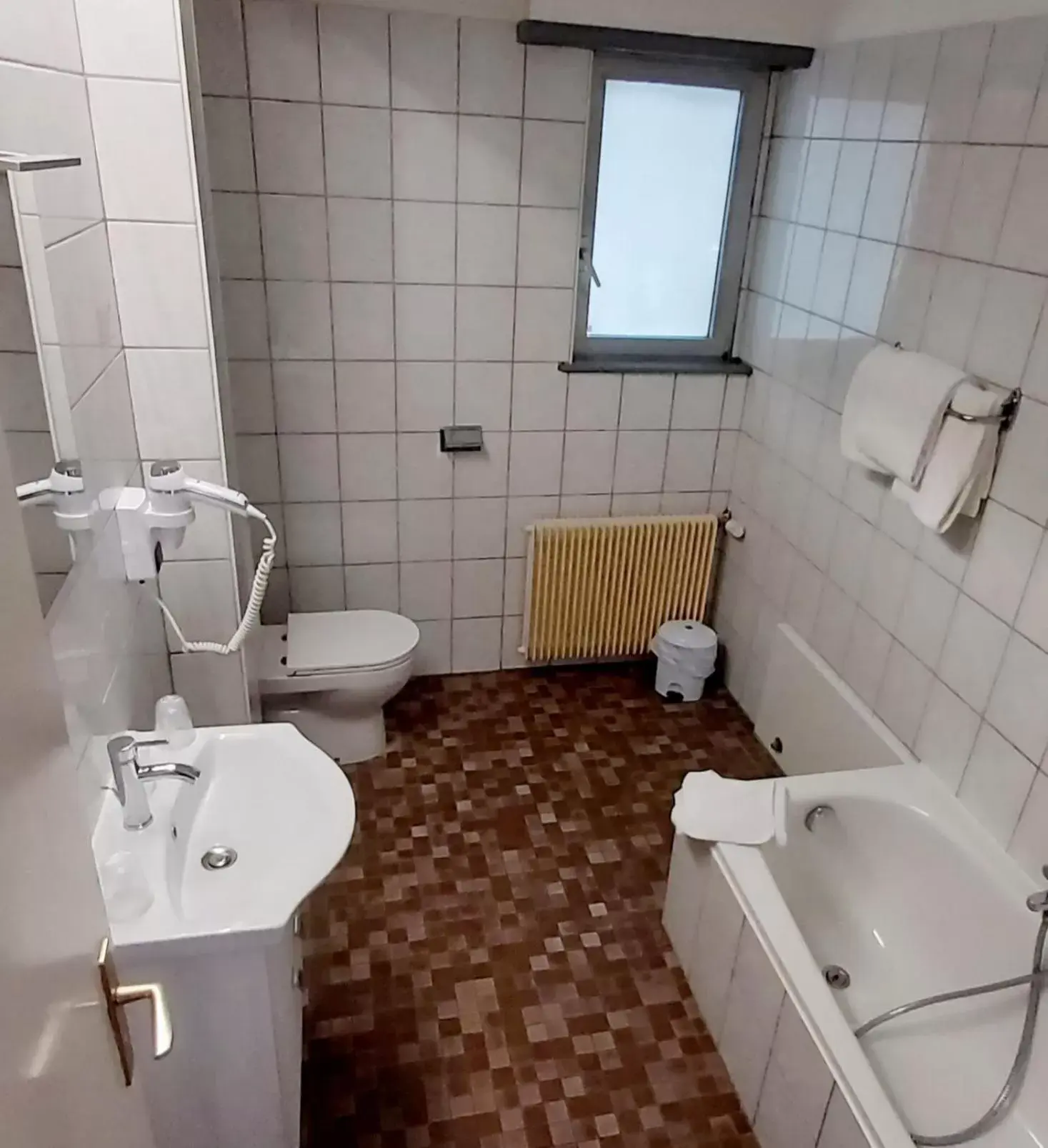 Toilet, Bathroom in The Originals Access, Hôtel Colmar Gare (P'tit Dej-Hotel)
