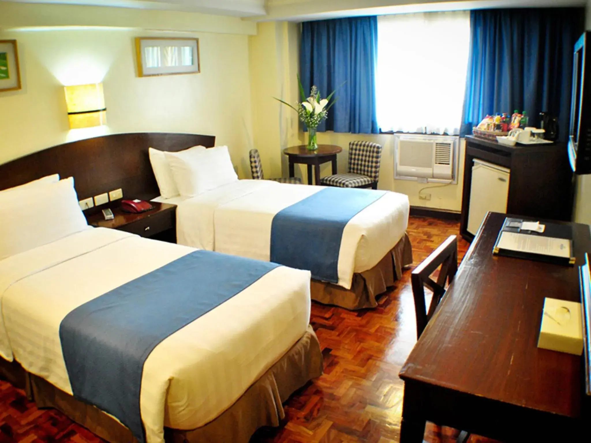 Day, Bed in Fersal Hotel Manila