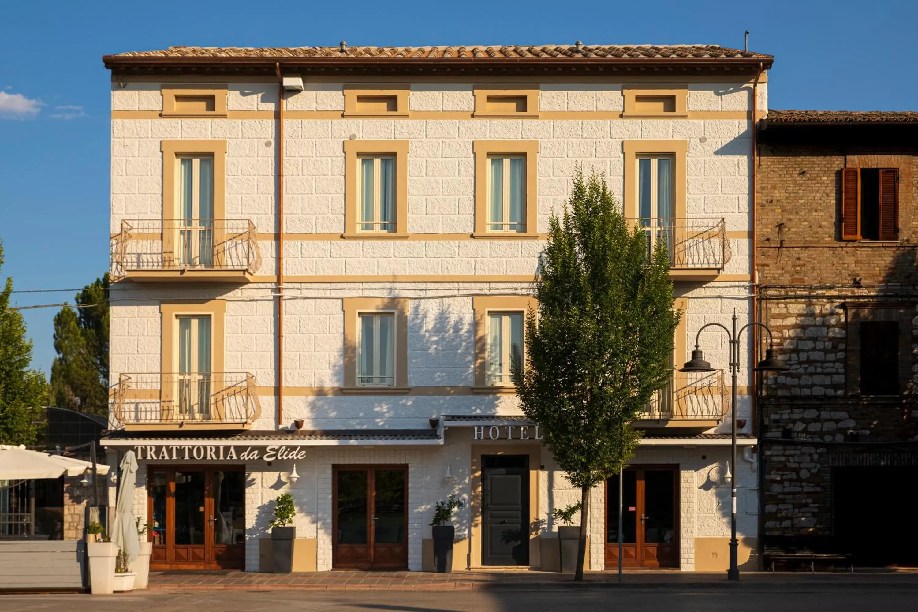 Property Building in Hotel Da Elide