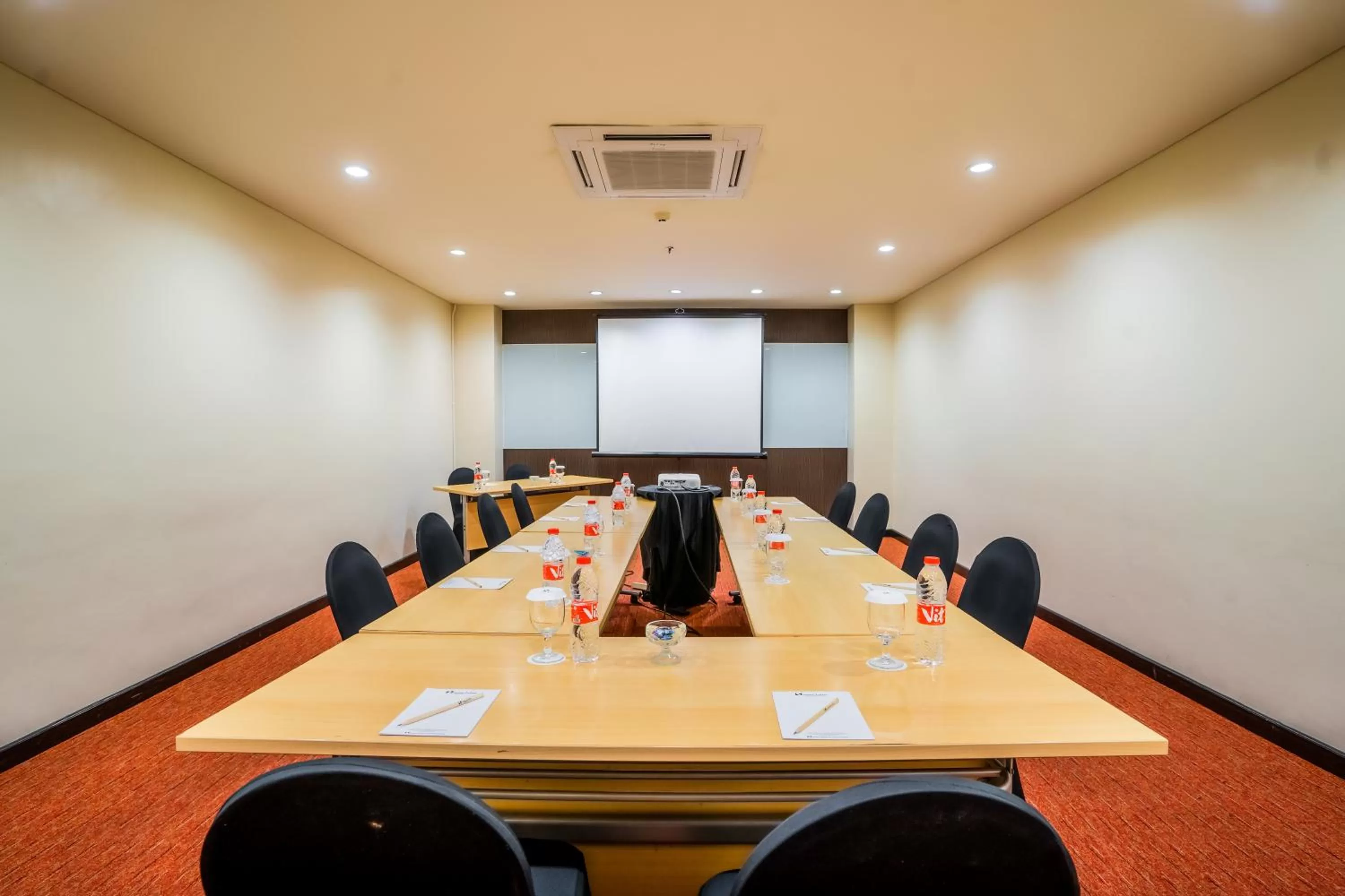 Meeting/conference room in Swiss-Belinn Malang