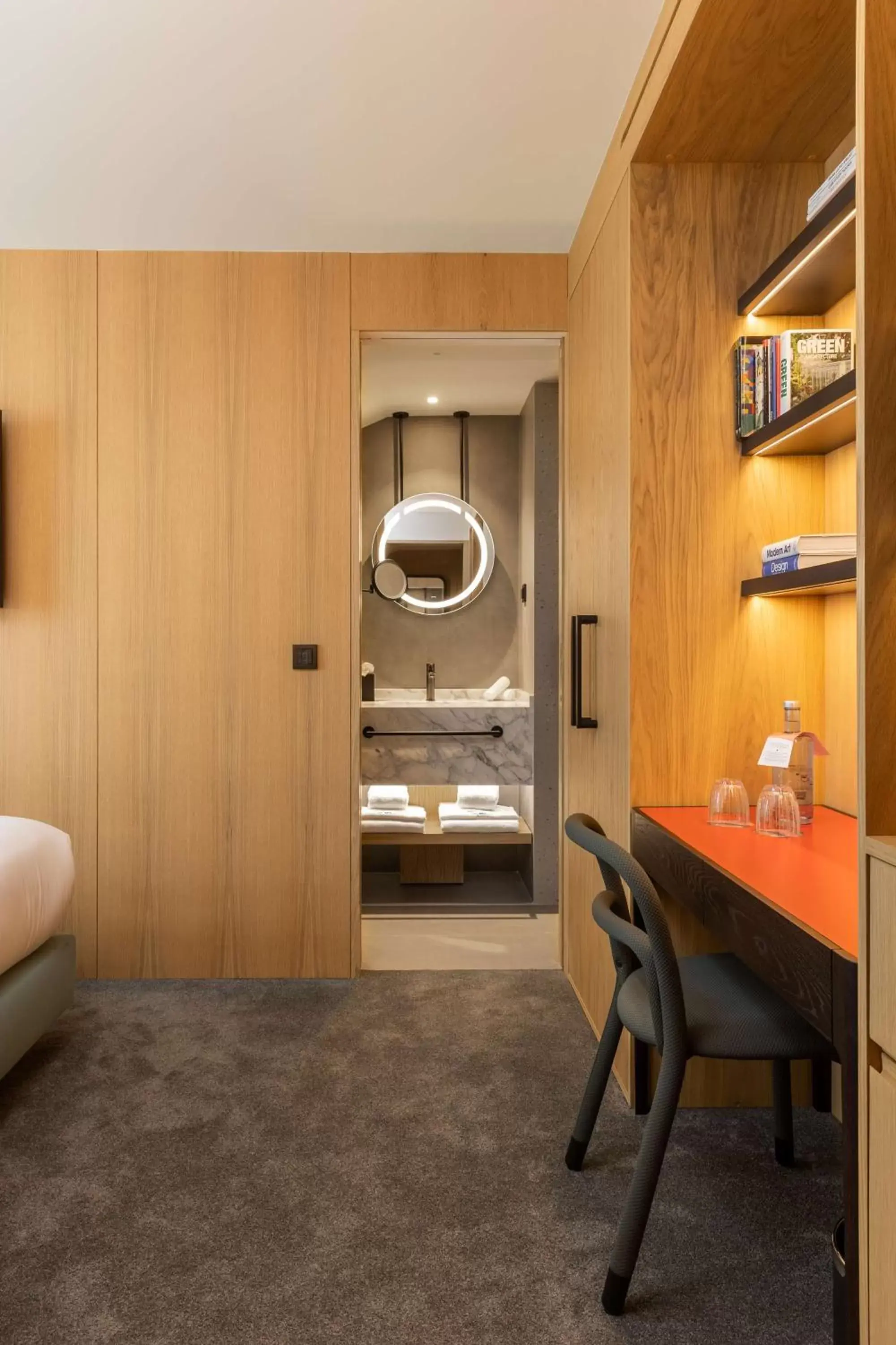 Bedroom, Kitchen/Kitchenette in Arts Hotel Porto, Tapestry Collection By Hilton
