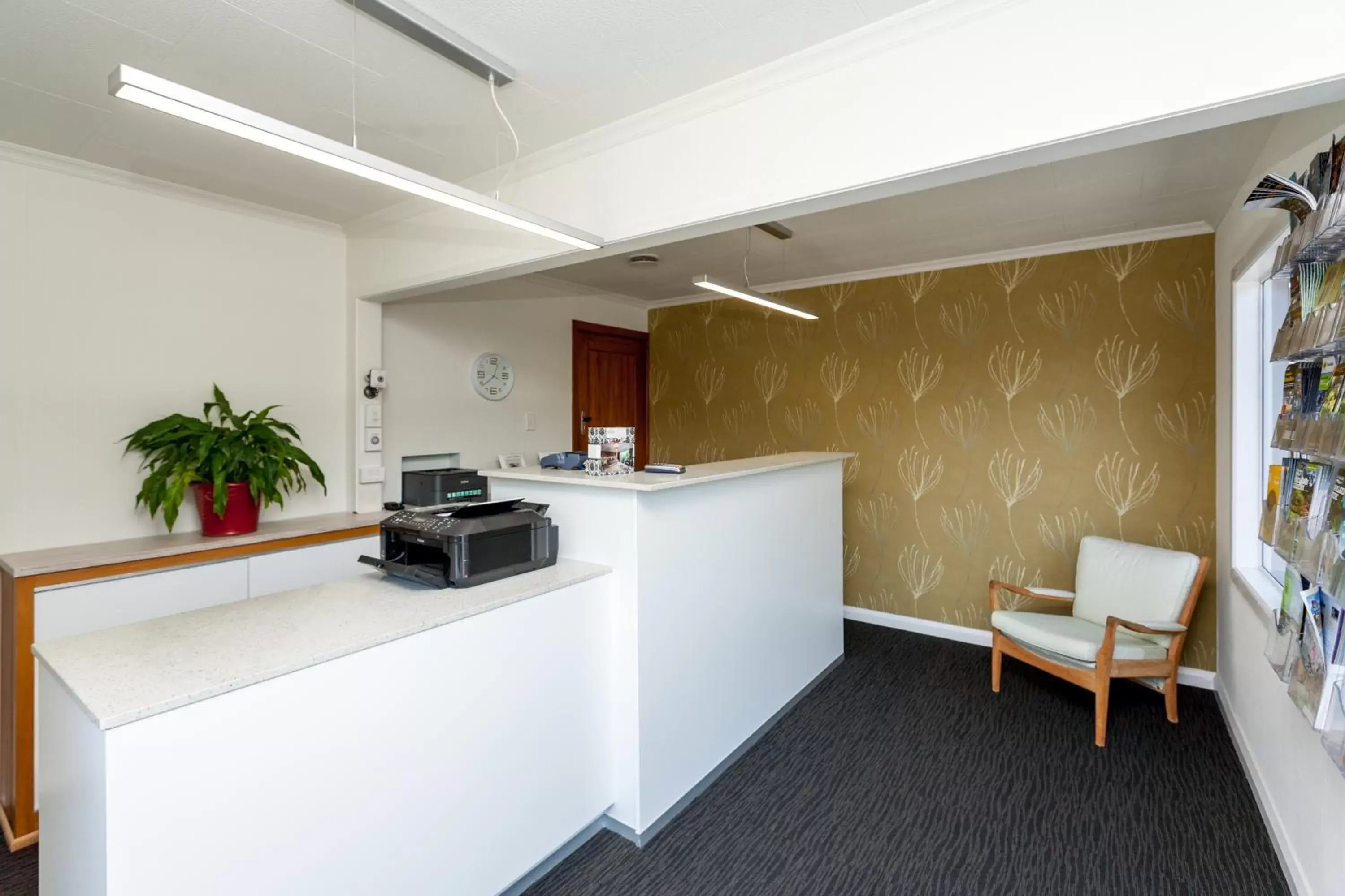 Lobby or reception, Kitchen/Kitchenette in 16 Northgate Motor Lodge