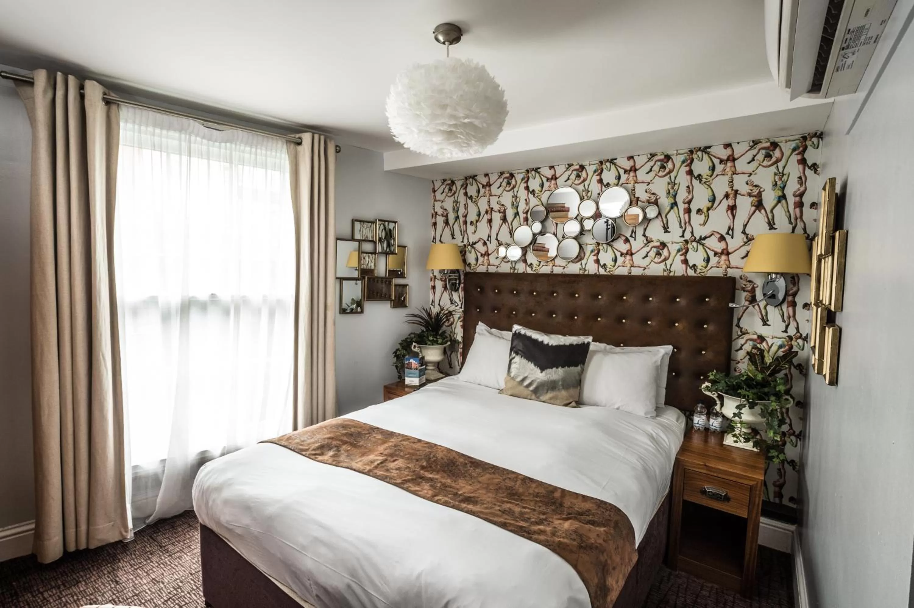 Bed in Mercure Nottingham City Centre Hotel