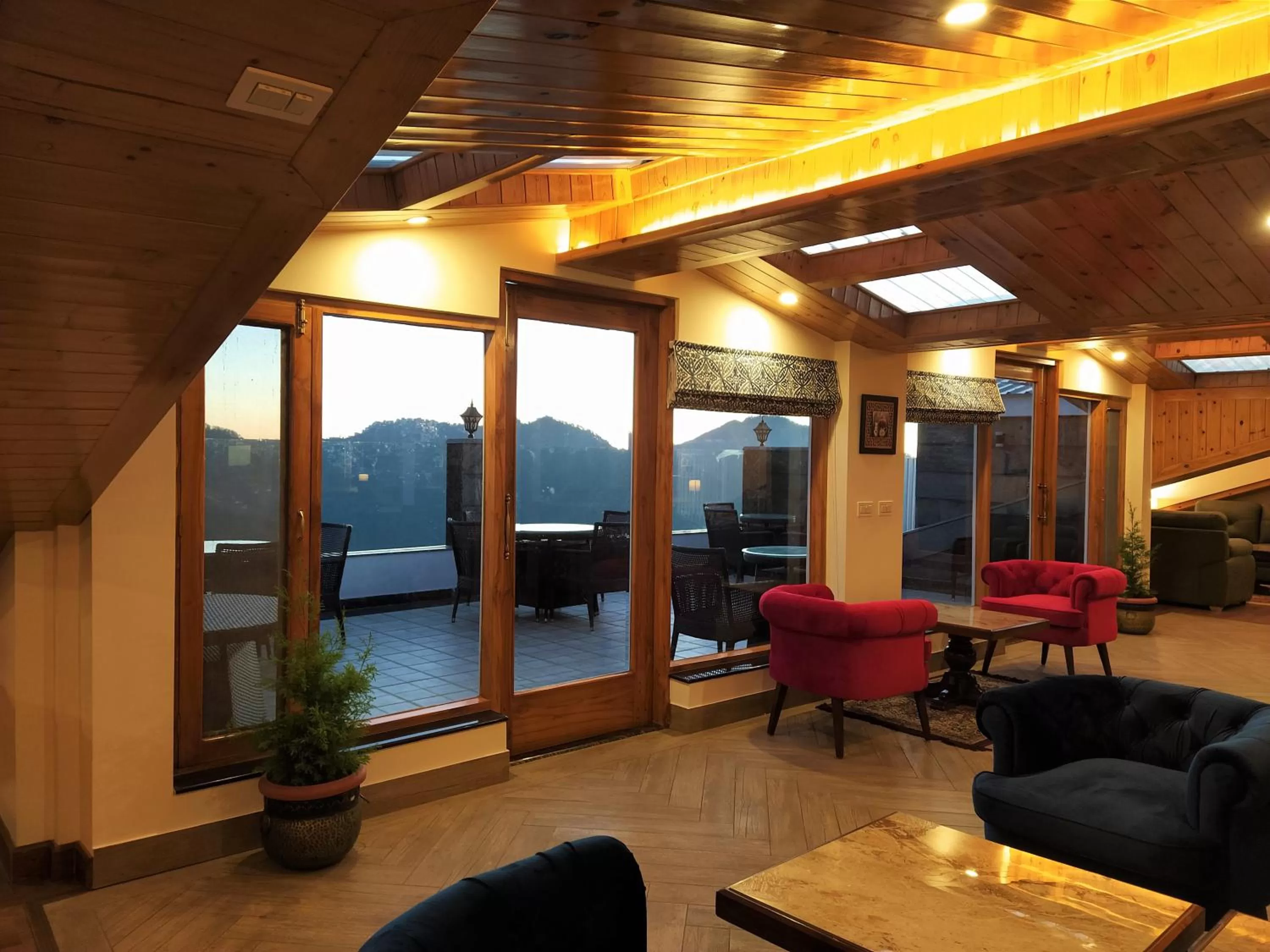 Lounge or bar, Mountain View in The Retreat Mashobra, Shimla