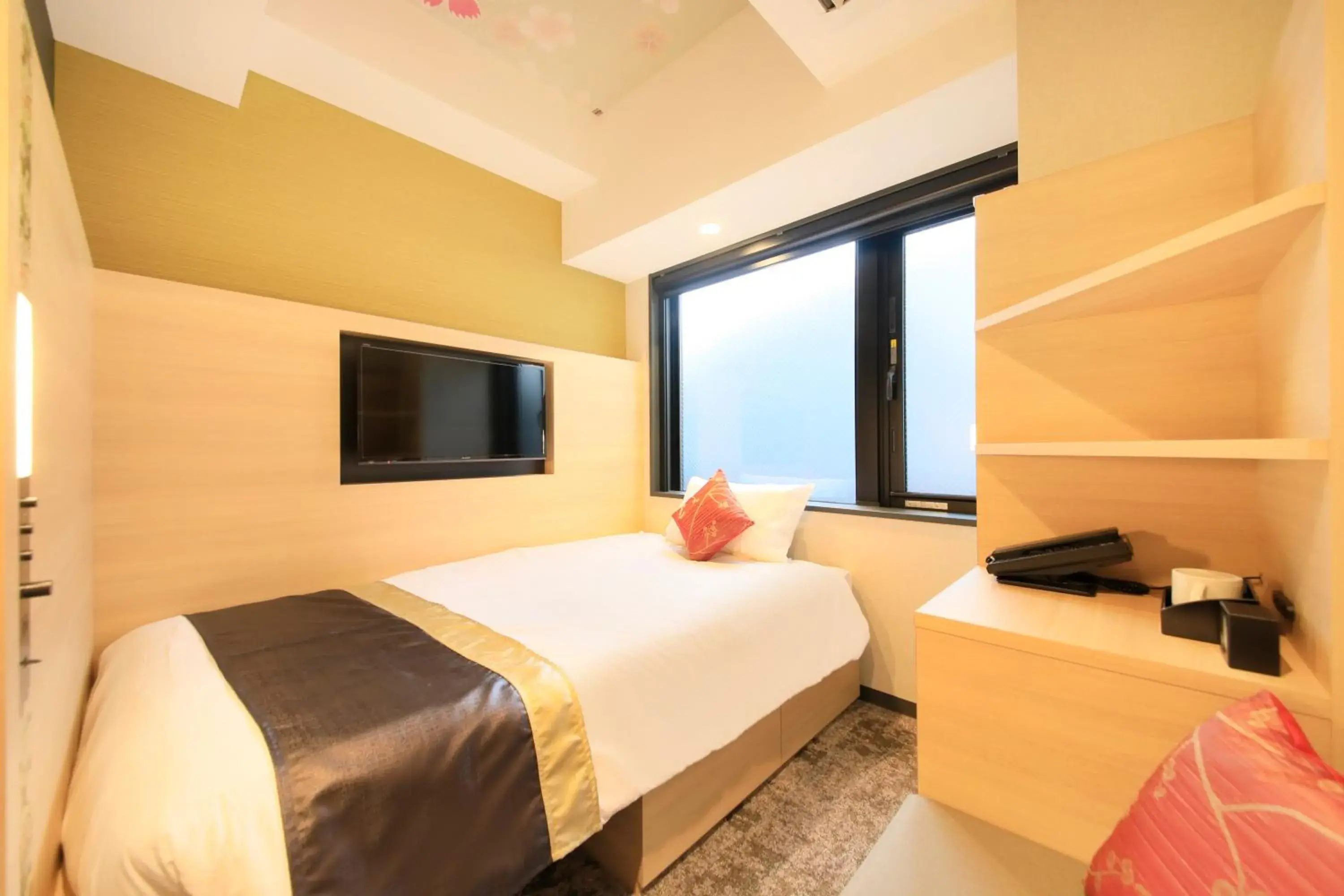 Photo of the whole room, Bed in The Hedistar Hotel Kyoto Nijo Comic & Books Photo of the whole room, Bed in The Hedistar Hotel Kyoto Nijo Comic & Books