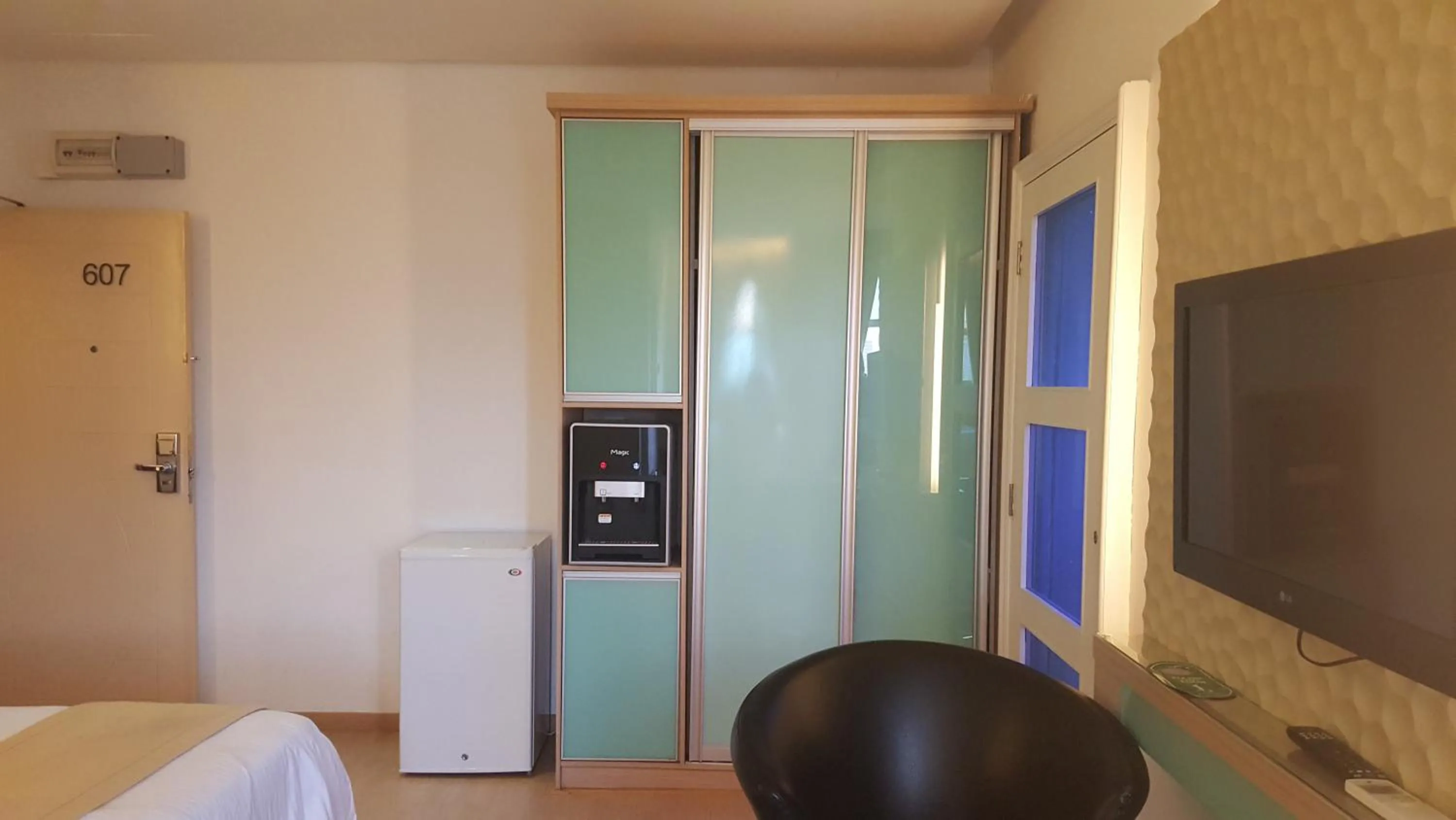 wardrobe in Holiday Place Kuala Lumpur