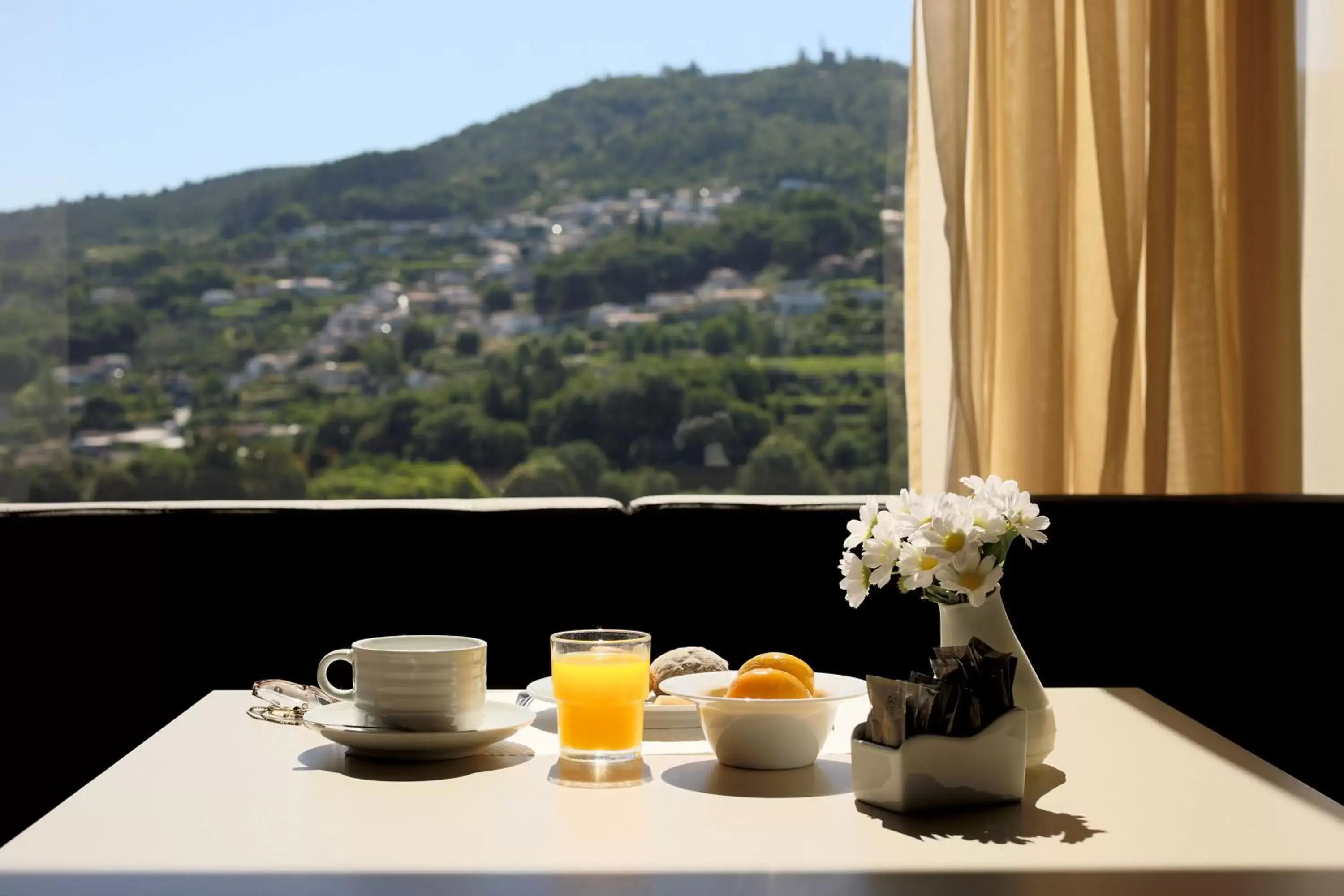 Breakfast, Mountain View in Hotel Fundador