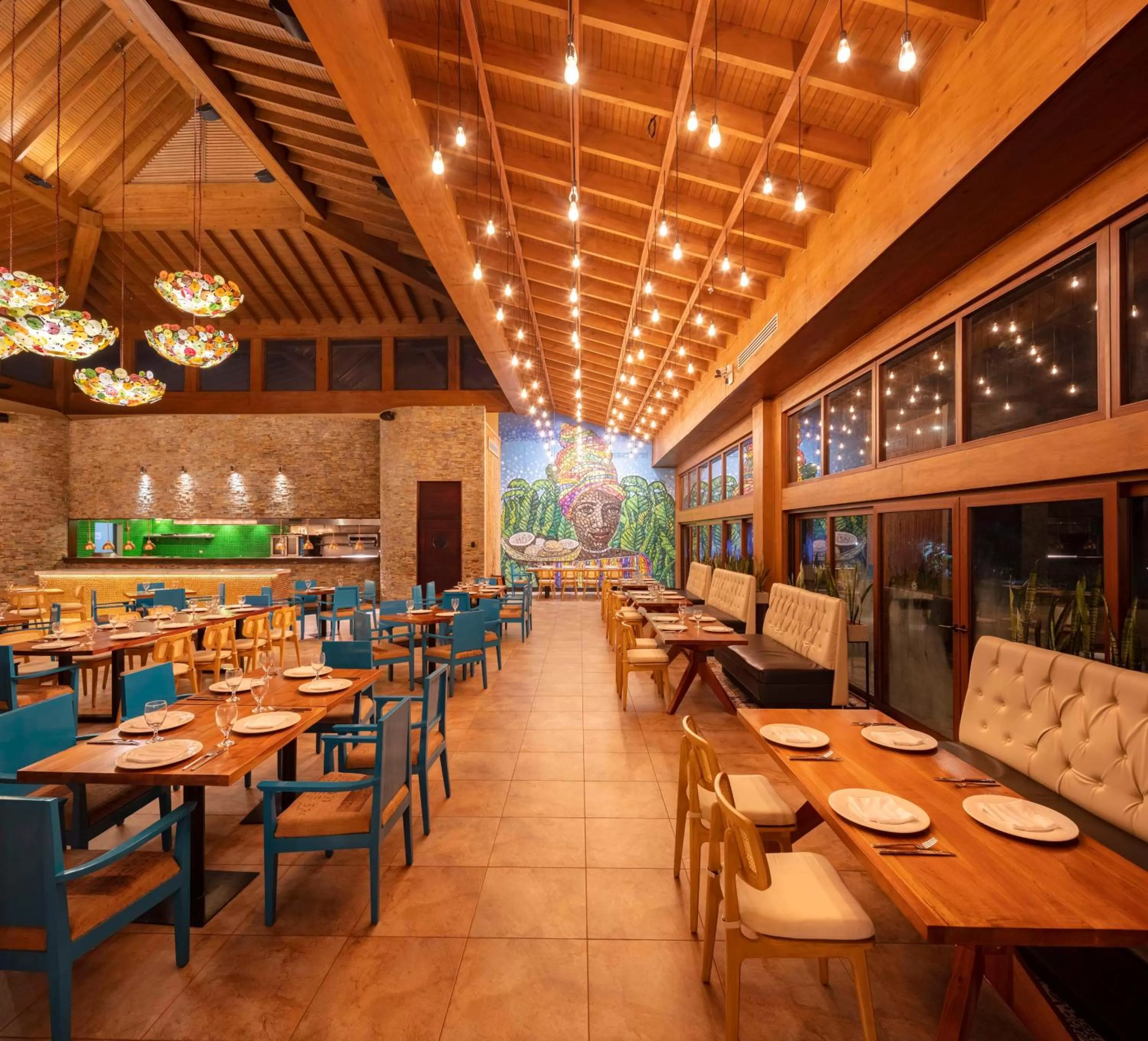Restaurant/places to eat in Indura Beach & Golf Resort Curio Collection By Hilton