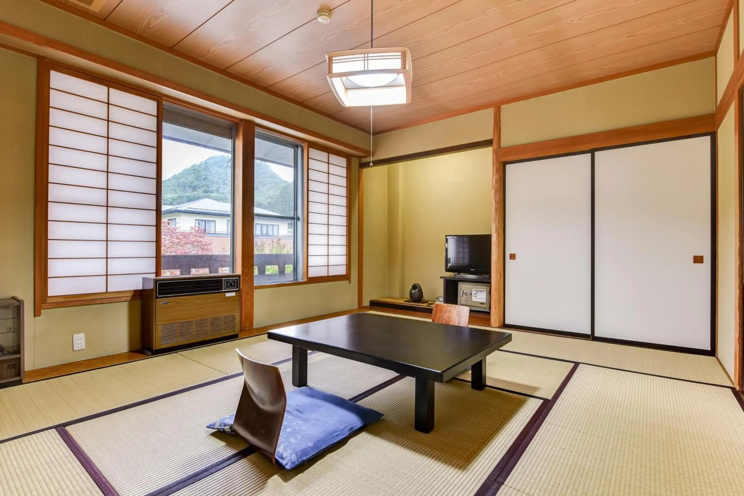 Photo of the whole room in Fujiya Ryokan