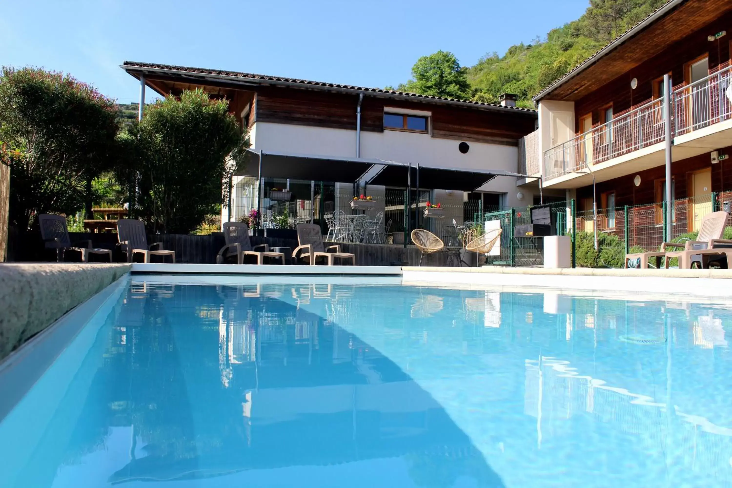 Swimming Pool in Hotel Le Vanséen