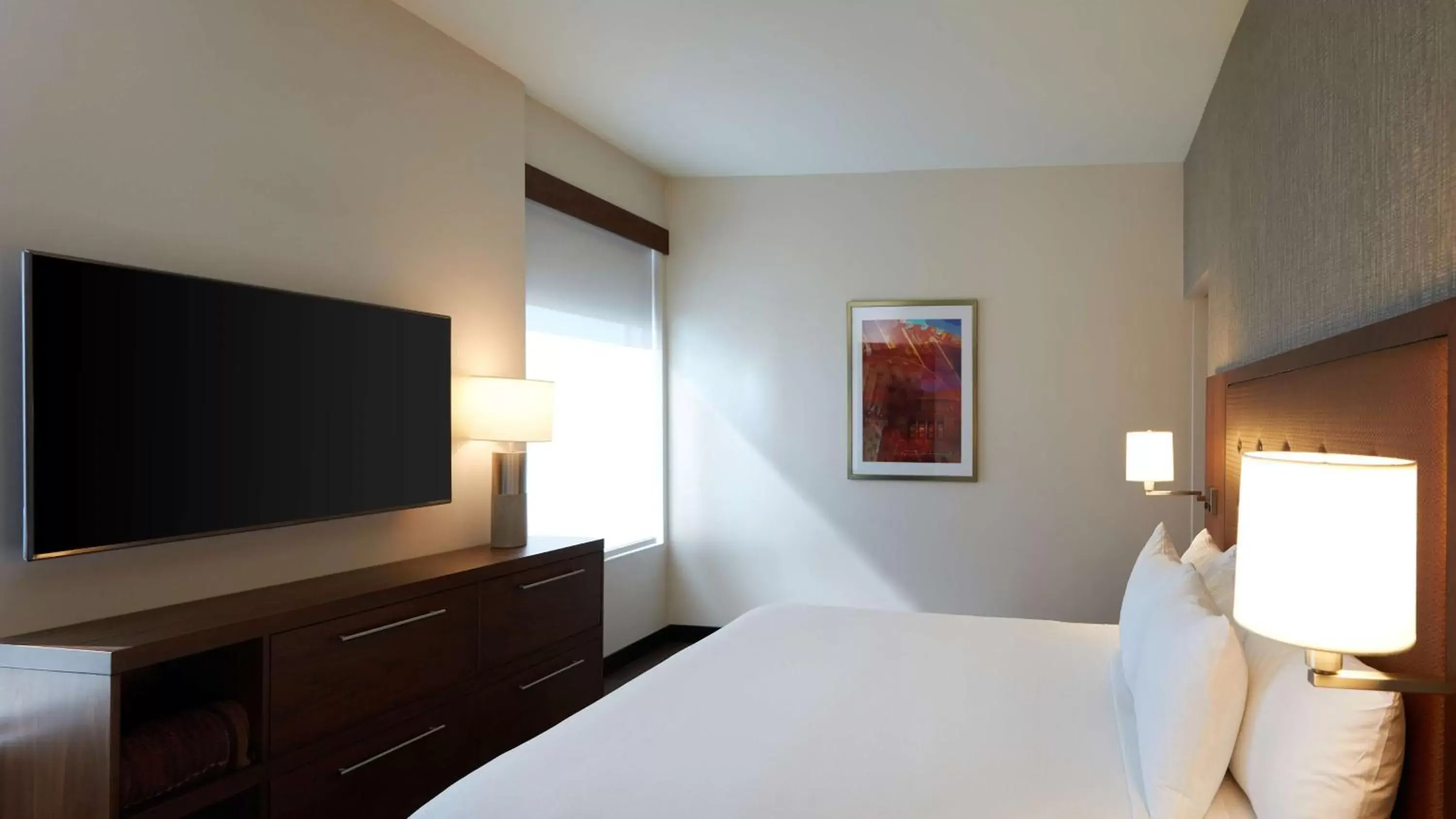 Photo of the whole room, Bed in Hyatt Place Las Vegas at Silverton Village