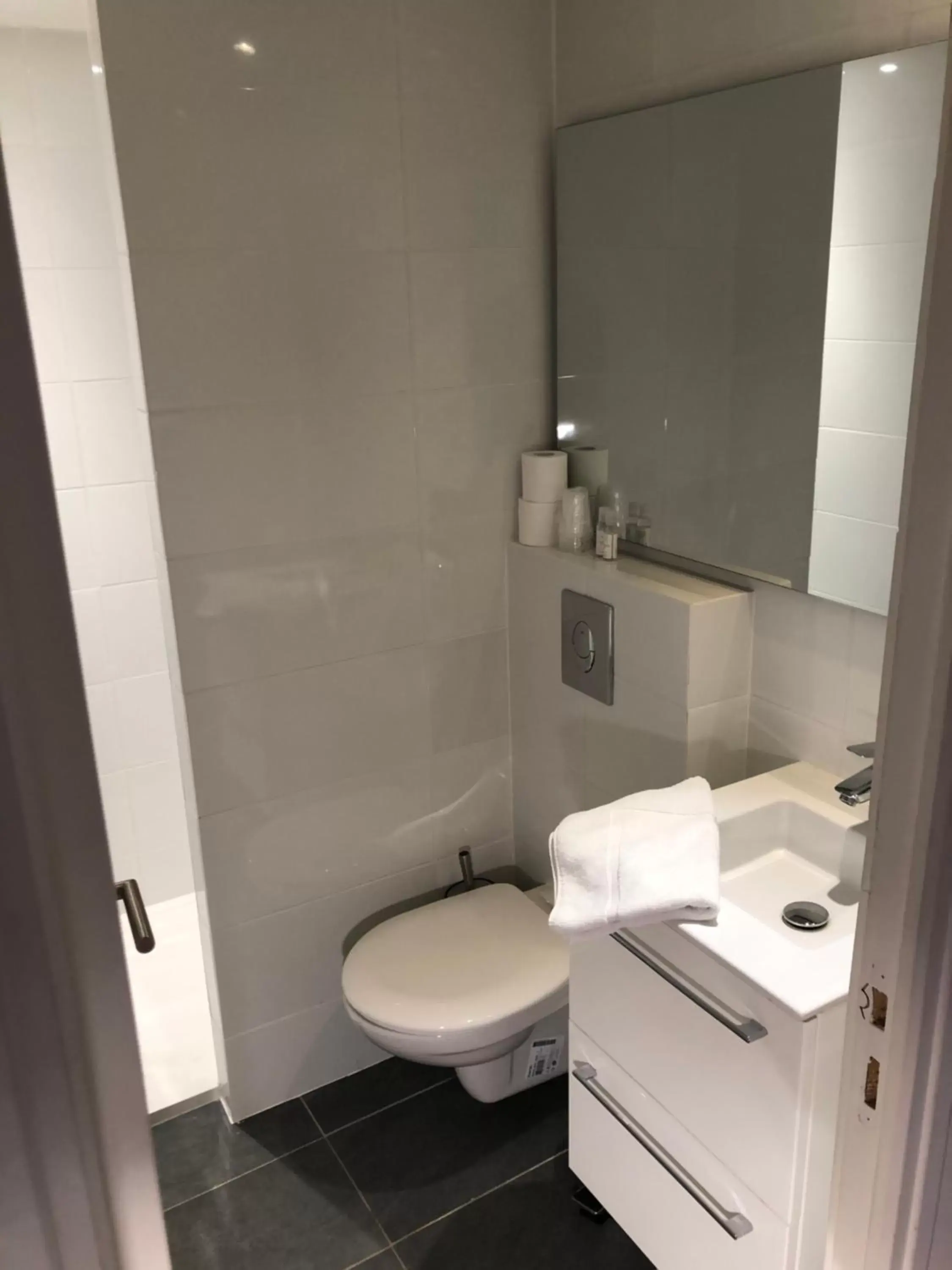 Bathroom in Oskar Hotel