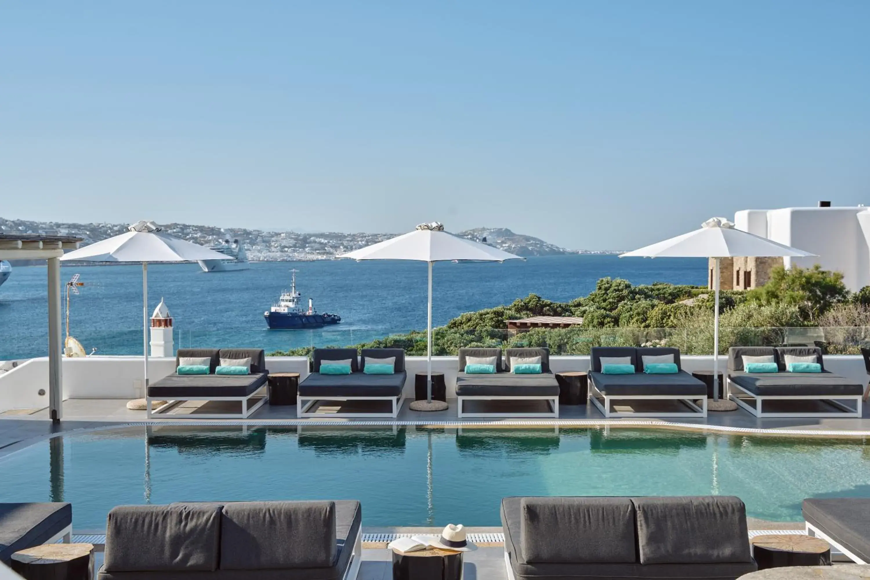 Swimming pool in Mykonos Princess Hotel Swimming pool in Mykonos Princess Hotel