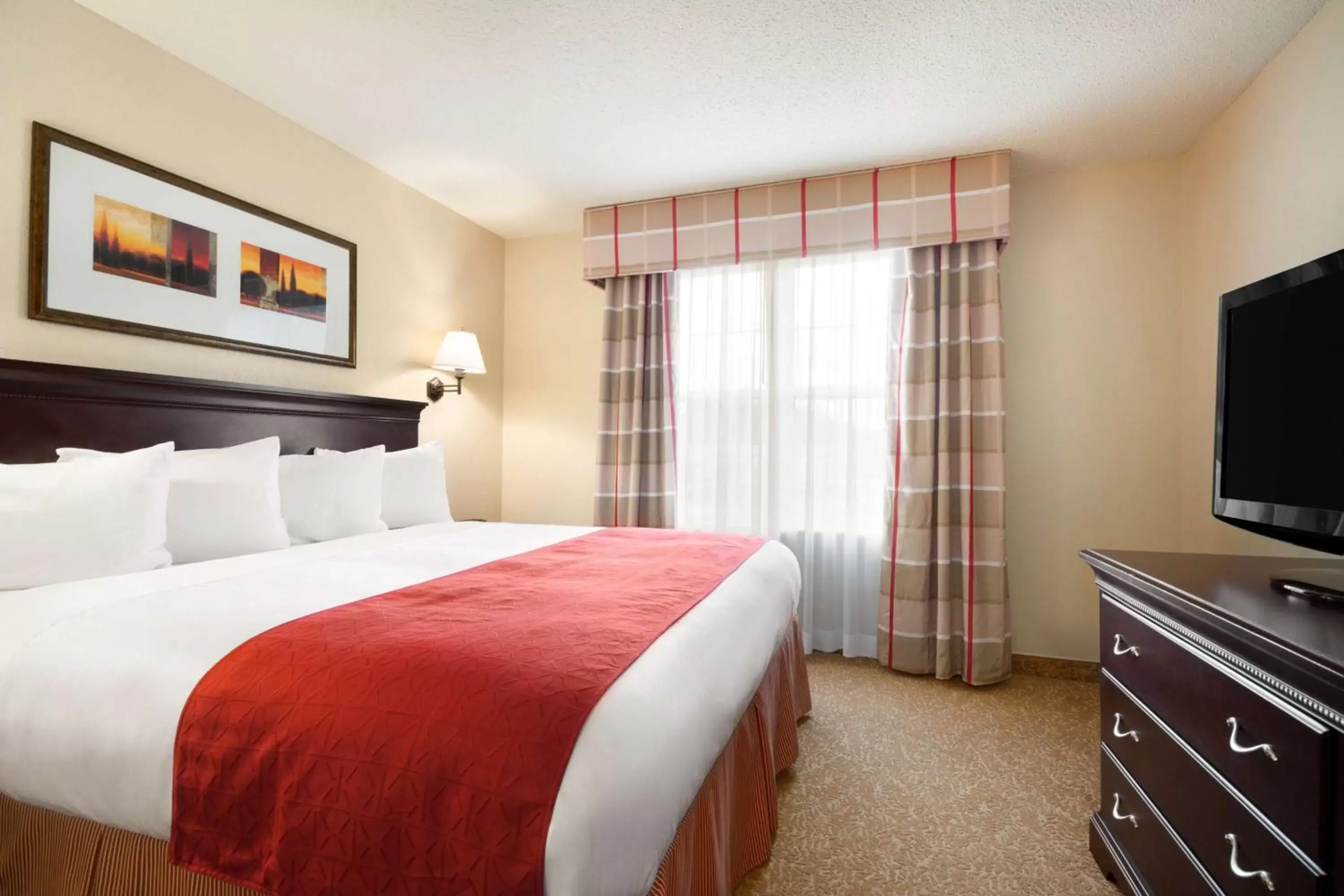 Photo of the whole room, Bed in Country Inn & Suites by Radisson, Norcross, GA