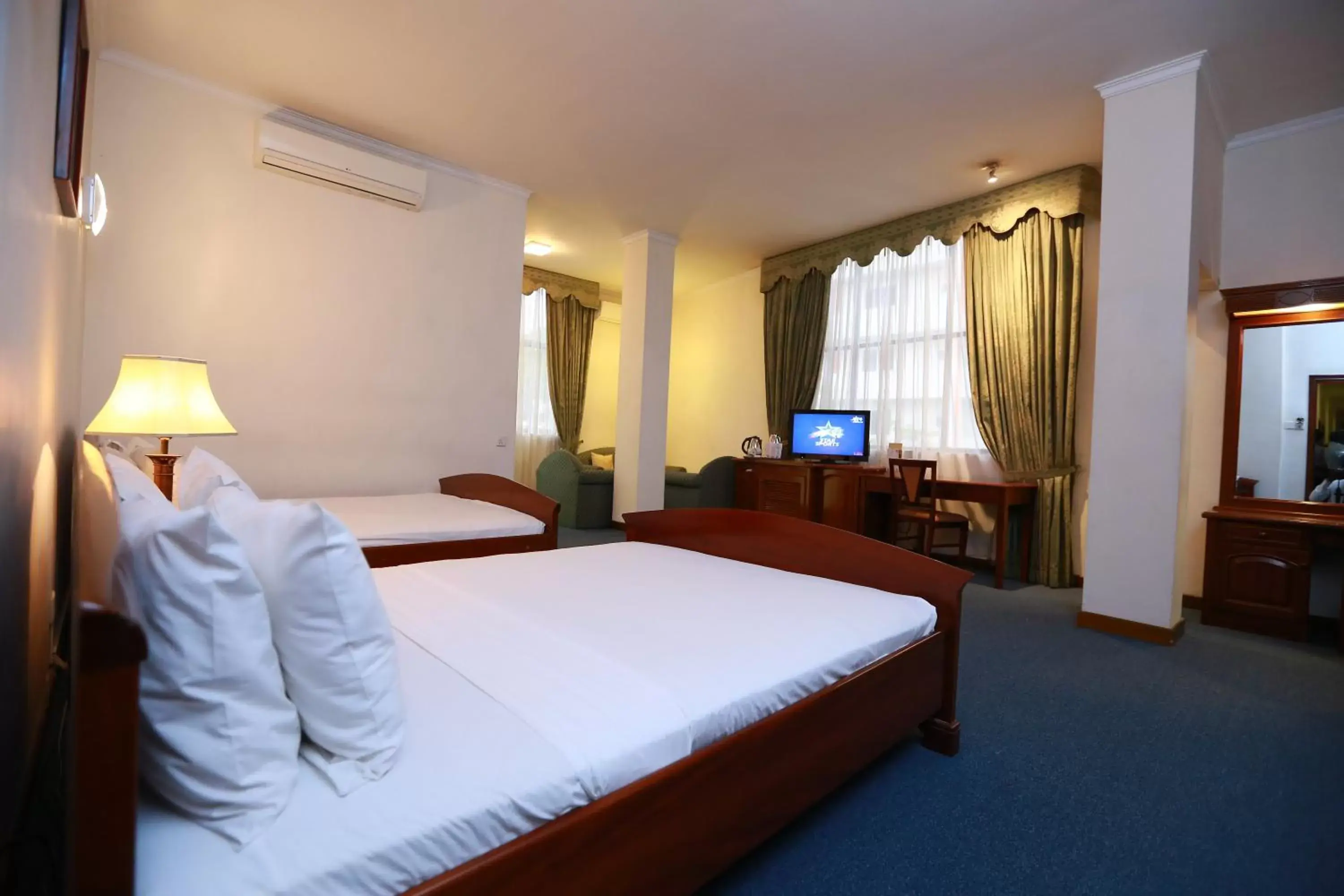 TV and multimedia, Bed in Hotel Sapphire TV and multimedia, Bed in Hotel Sapphire