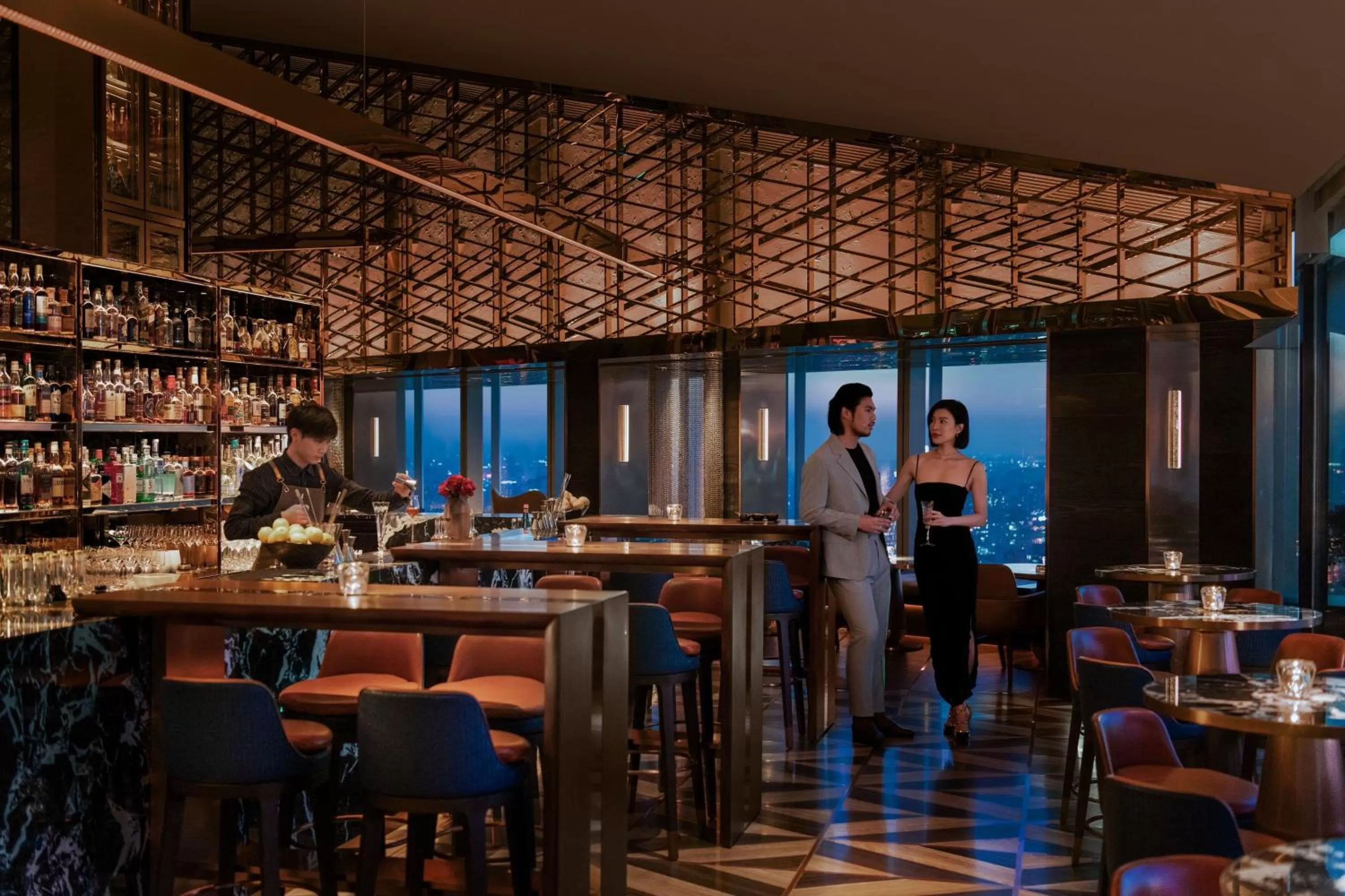 Lounge or bar in The Ritz-Carlton Shanghai, Pudong