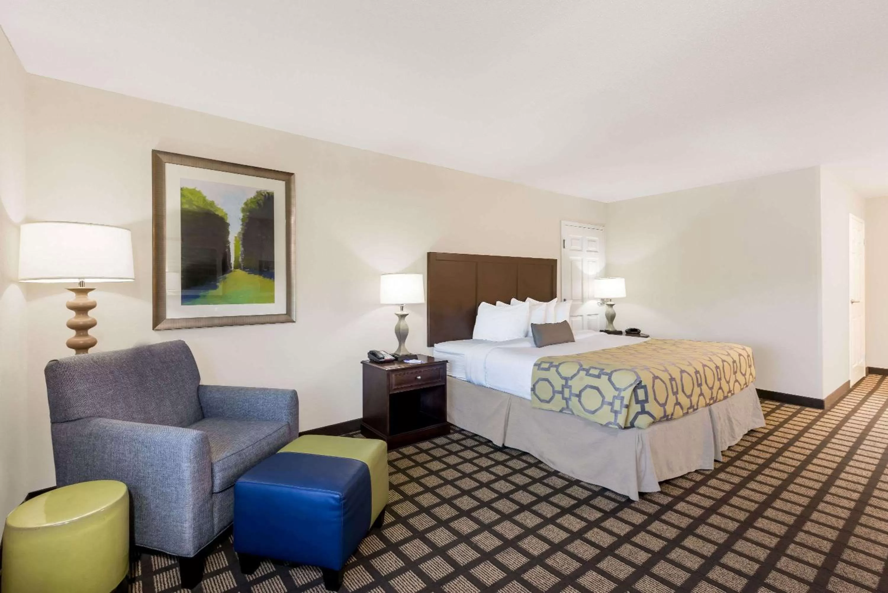 Photo of the whole room, Bed in Baymont by Wyndham Erie